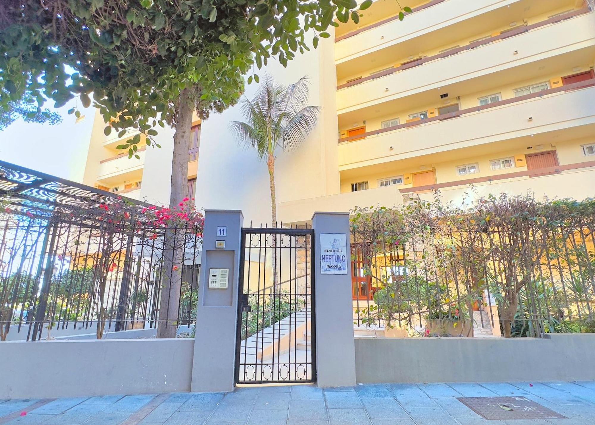 Great On The Beachfront In The Center Of * Marbella