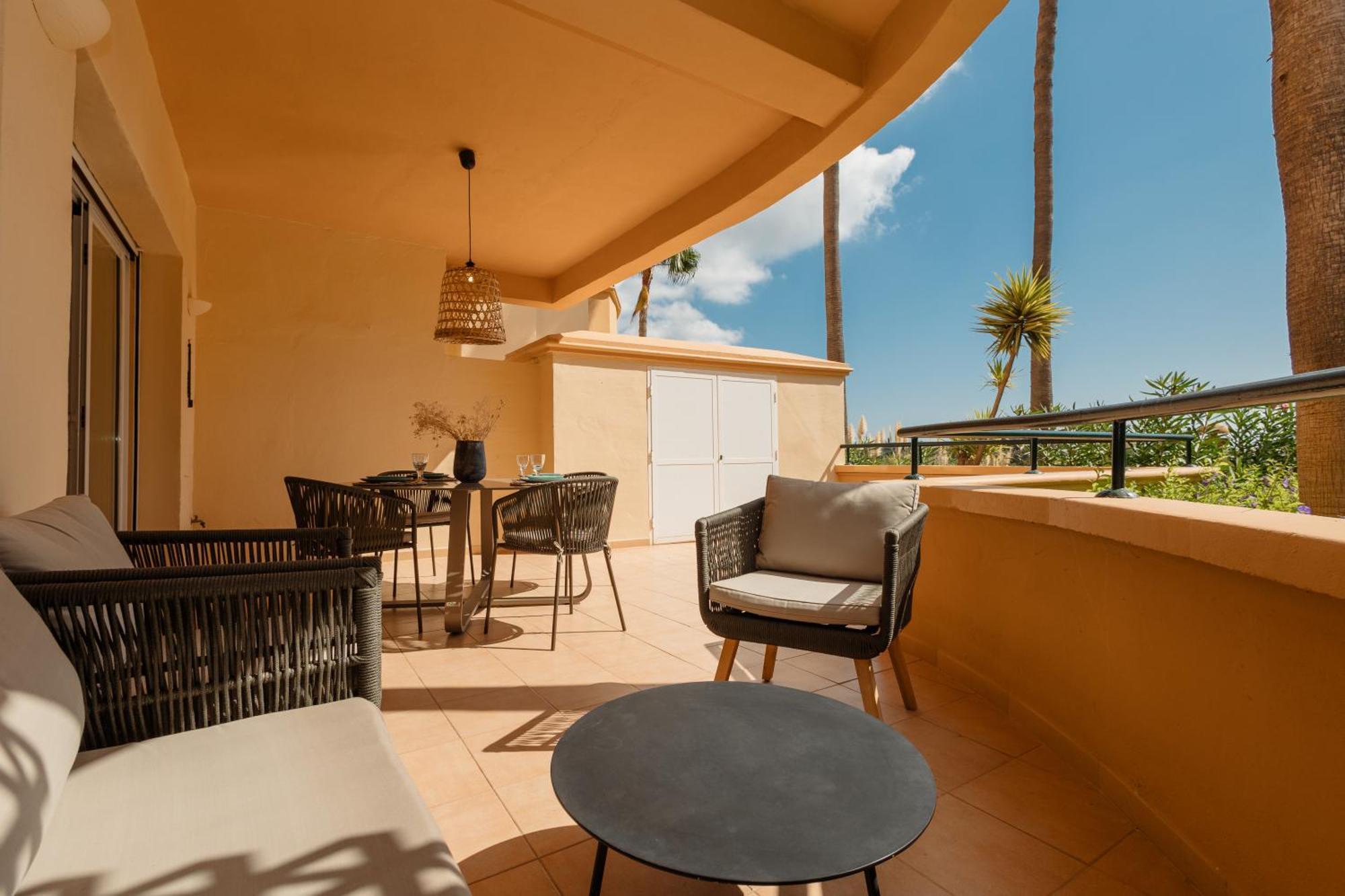 Luxurious Frontline Golf In Elviria Appartement *