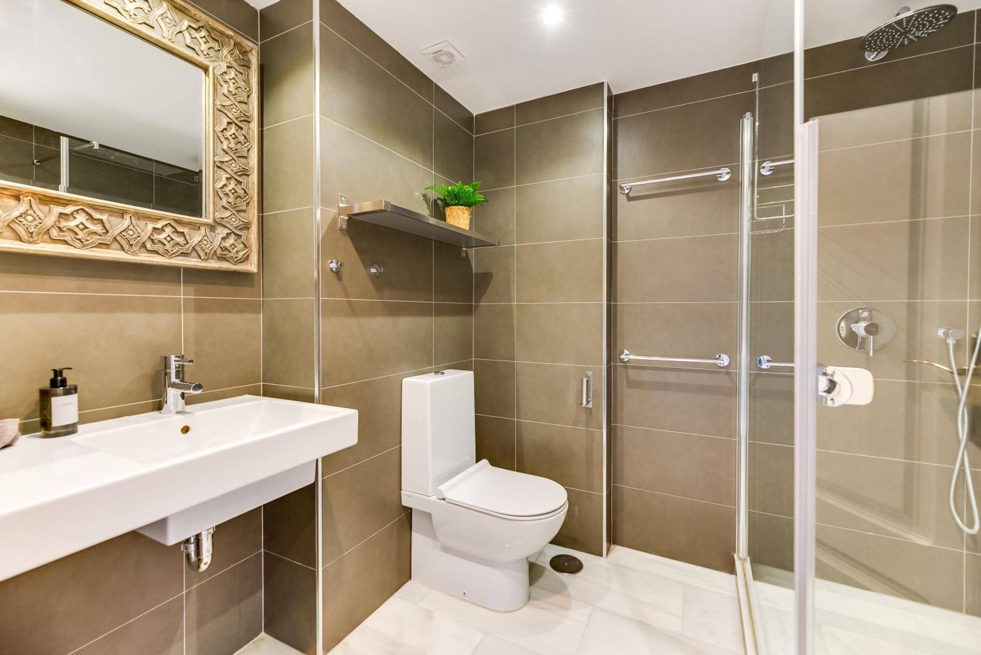 Elegant 2 Bdrm Penthouse With Bbq And Pools Apartment *