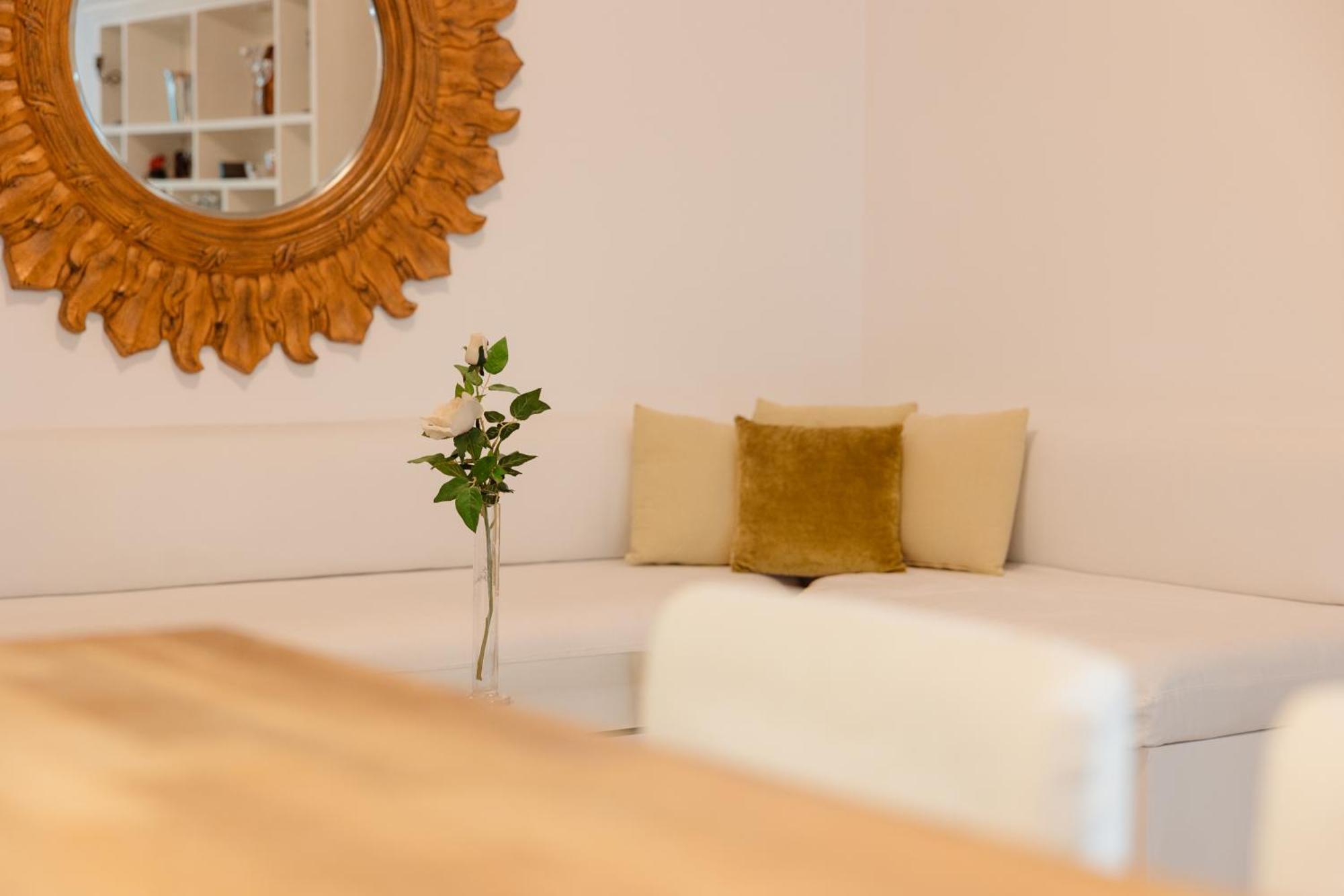 Ground Floor Holiday Apartment With Terrace And Pool In Puerto Banus, Marbella Apartamento Marbella