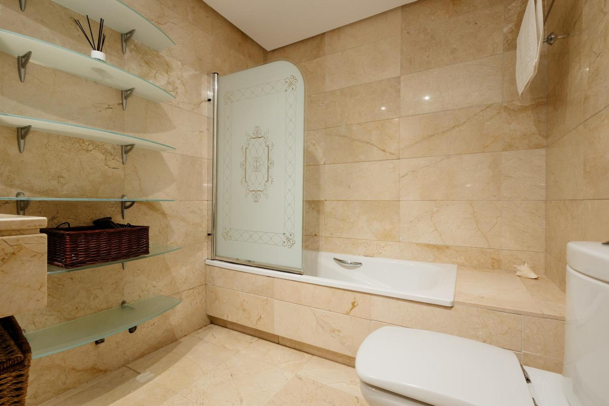 Apartamento Ground Floor Holiday Apartment With Terrace And Pool In Puerto Banus, Marbella