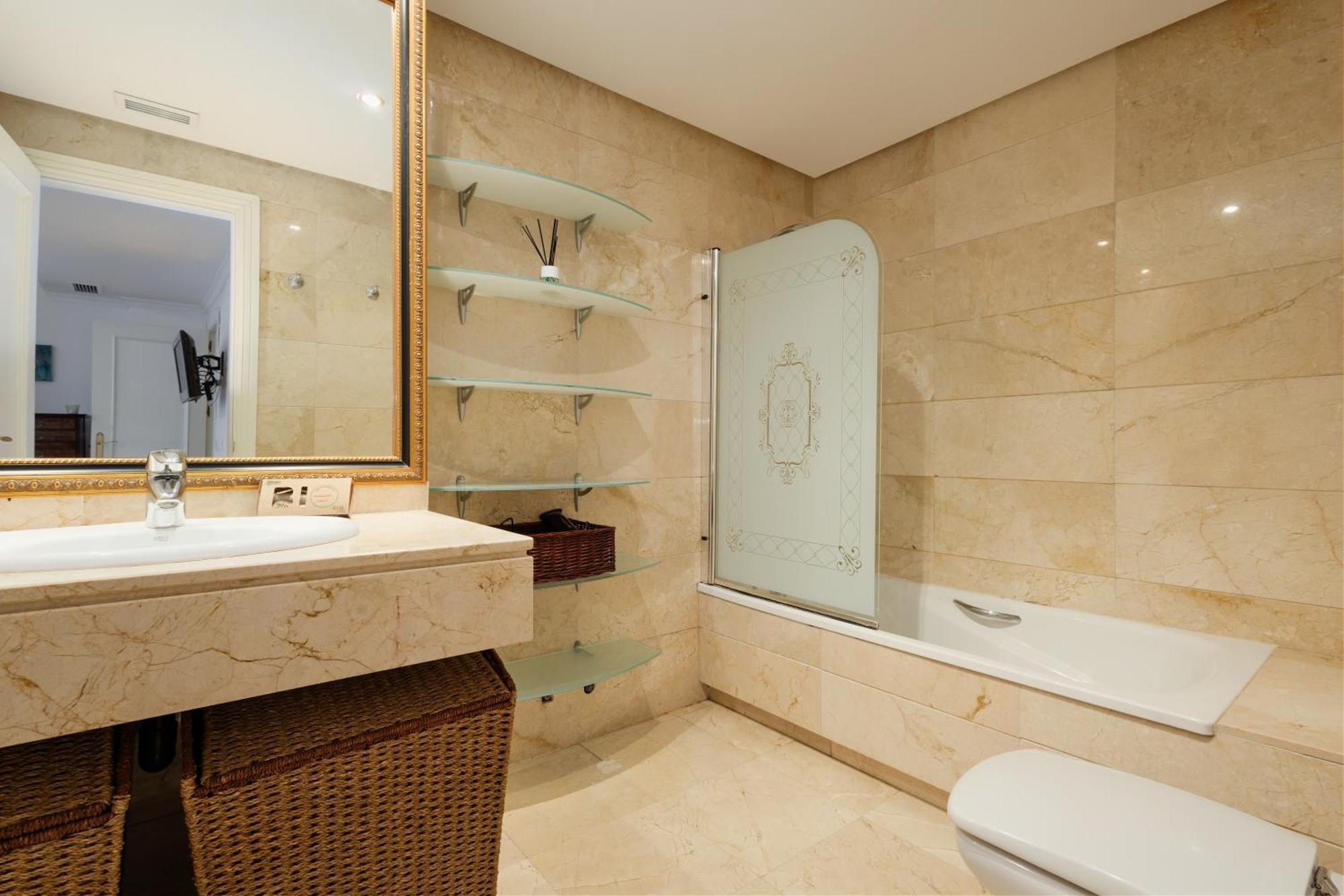 Ground Floor Holiday Apartment With Terrace And Pool In Puerto Banus, Marbella Marbella