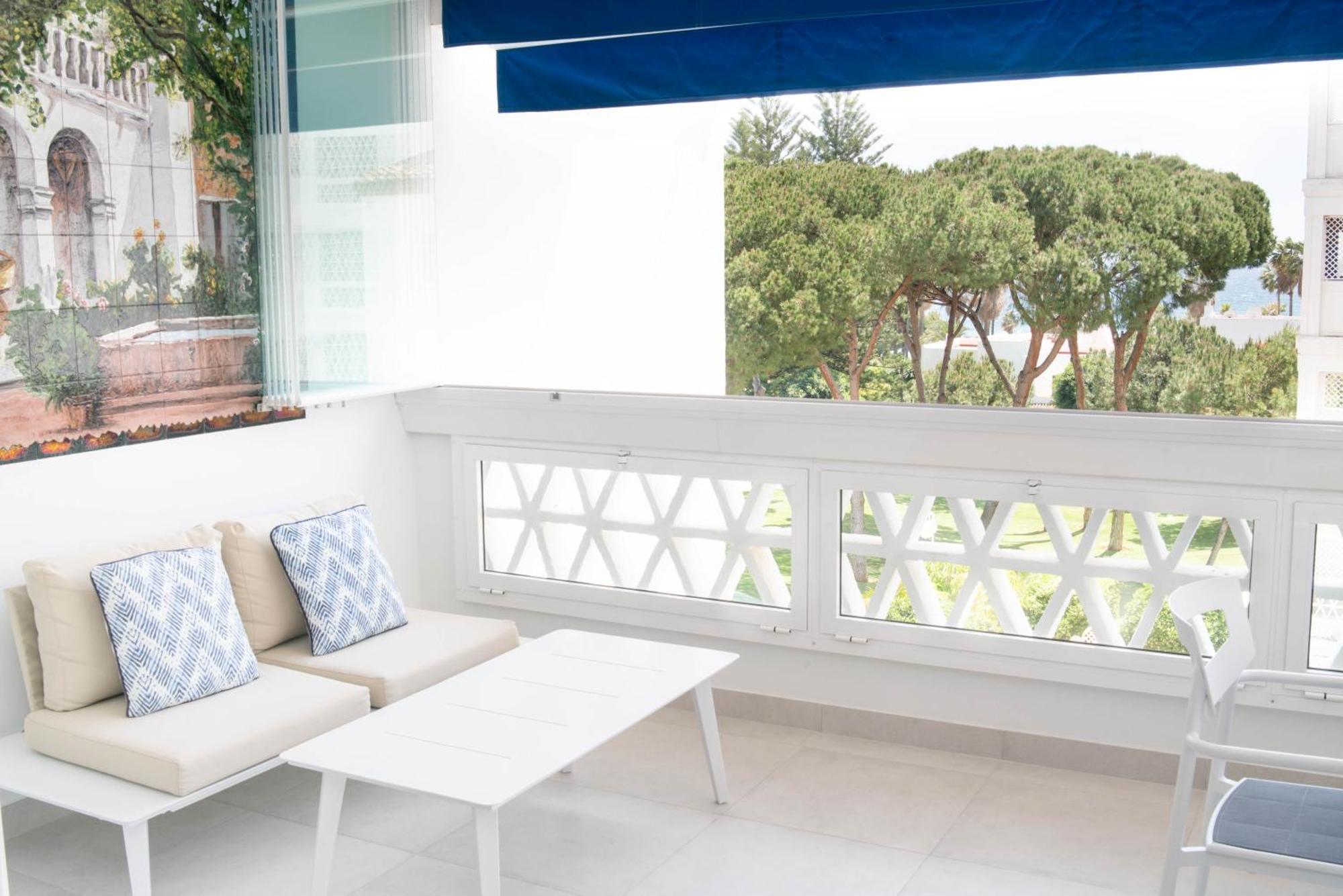 Modern 2 Bedroom Apartment, With Sea Views, In Playas Del Duque - Puerto Banus Apartment Marbella