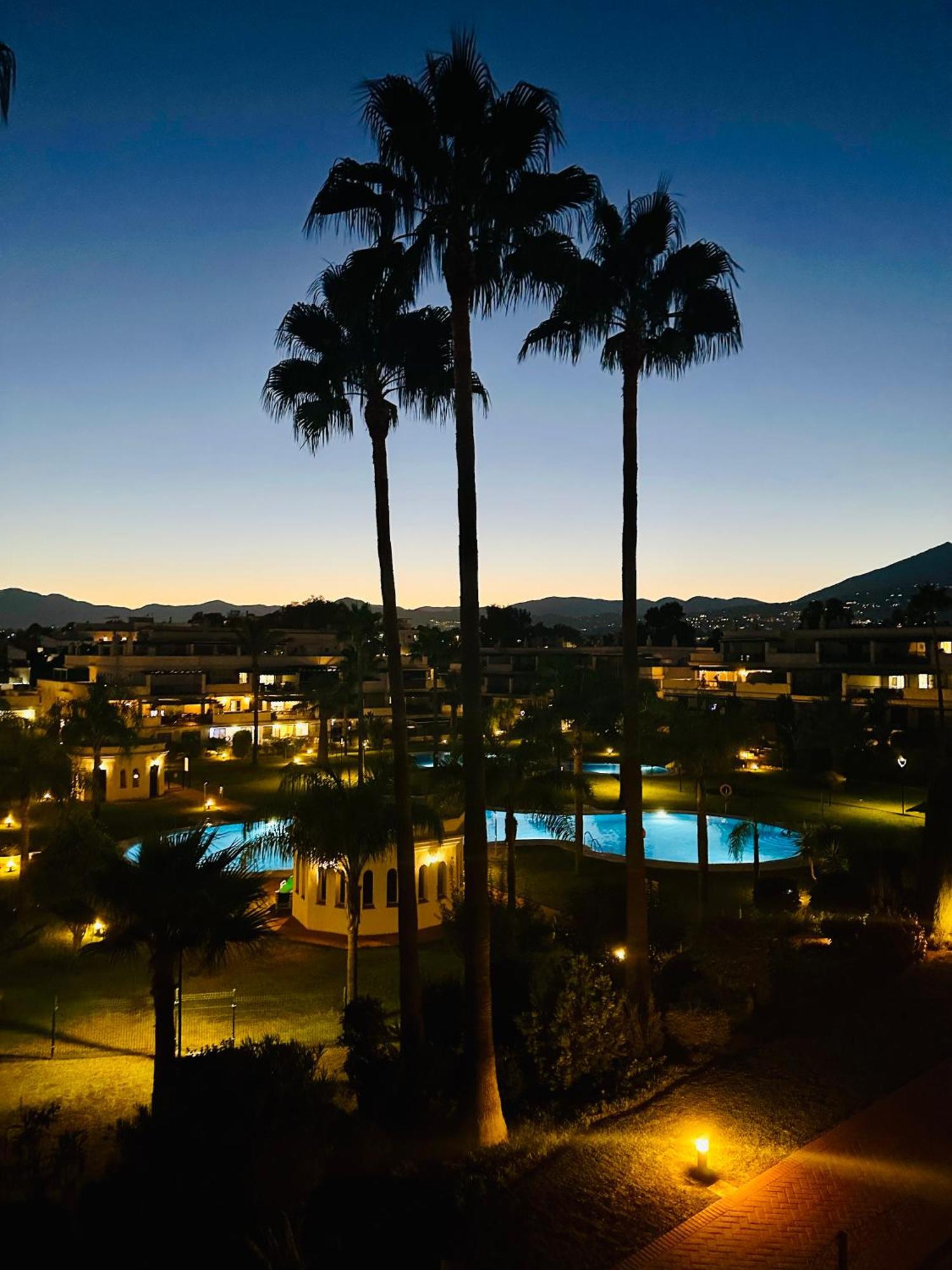 Stayatsas Luxe App Vlakbij Strand, 80 M2 Terras, Grote Zwembaden Marbella