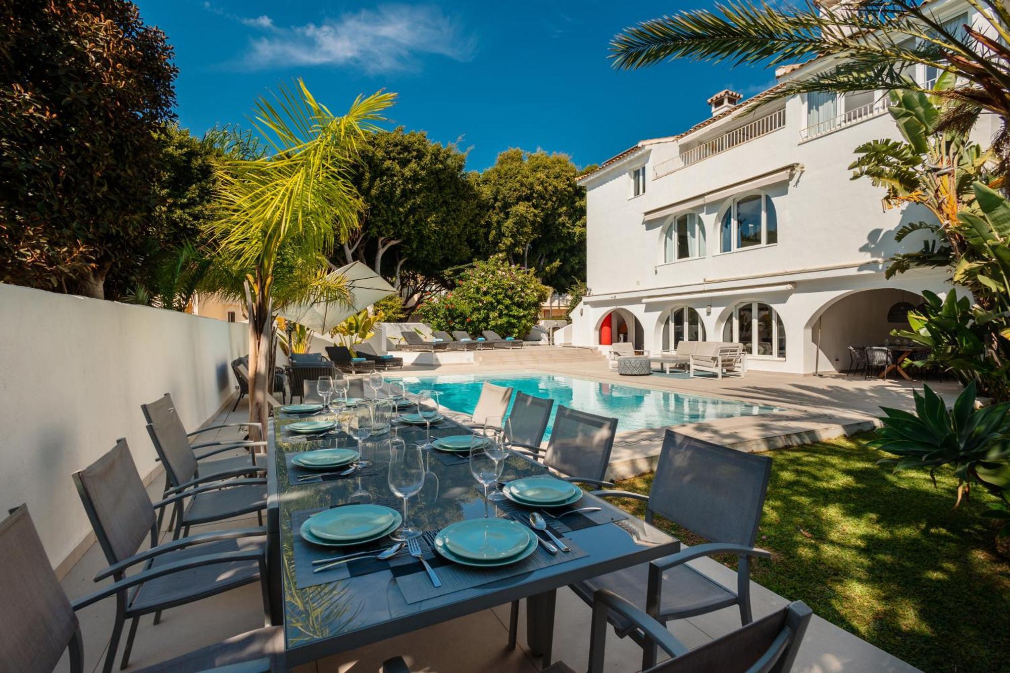 6 Bedroom Villa, With Heated Pool And Sea Views, Next To The Of Costabella Holiday home
