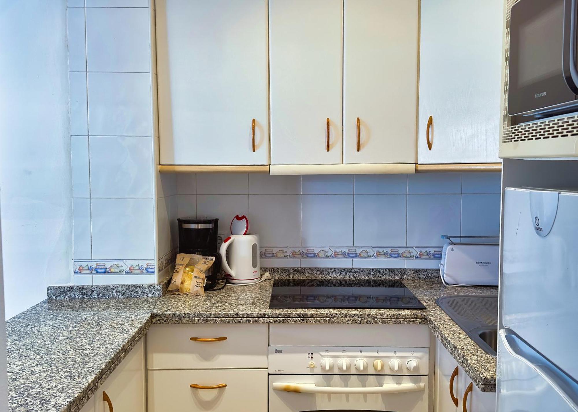 Skol 242 Excellent One Bedroom With Sea Views Apartment *