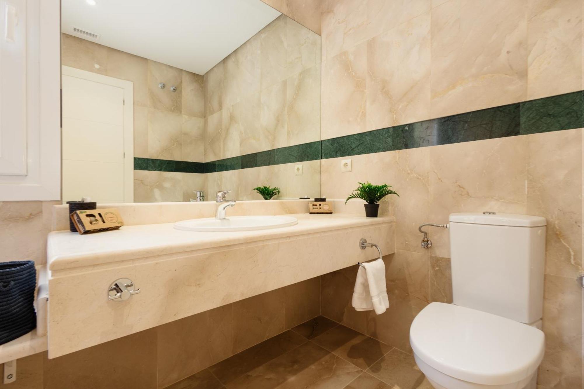 Penthouse With Sea Views In Nueva Andalucia Apartamento *