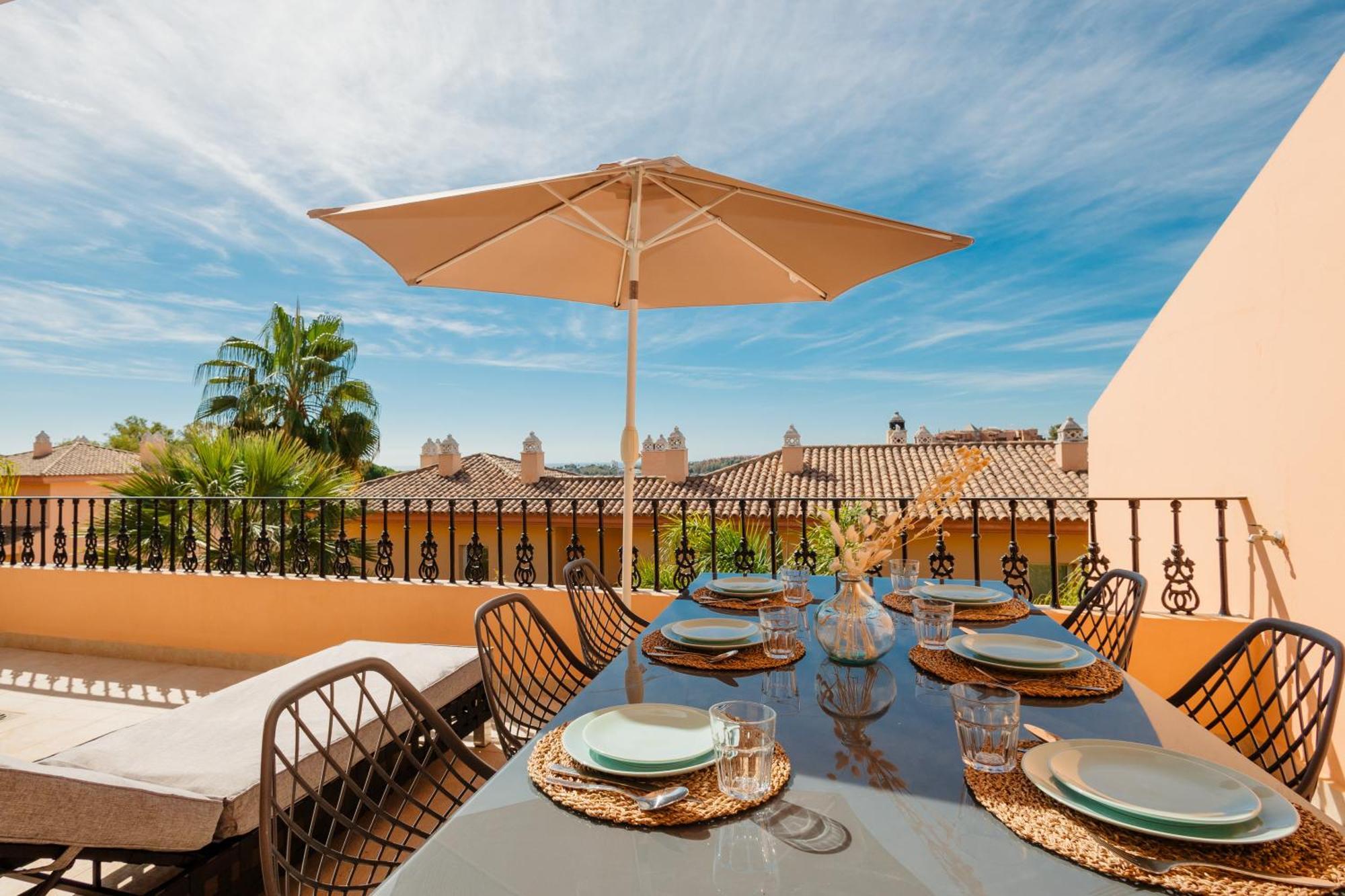 Apartamento Penthouse With Sea Views In Nueva Andalucia Marbella