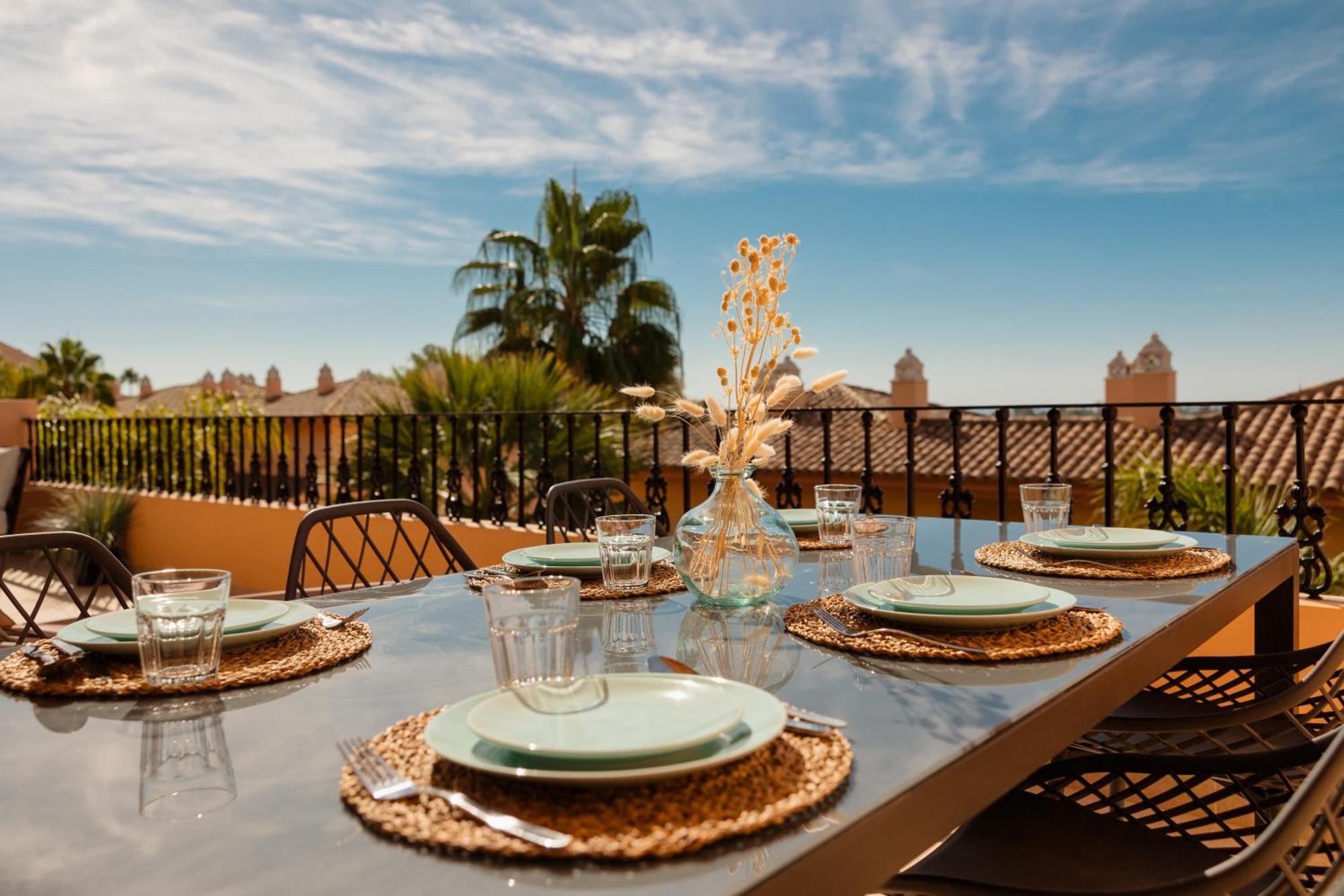 Penthouse With Sea Views In Nueva Andalucia Marbella