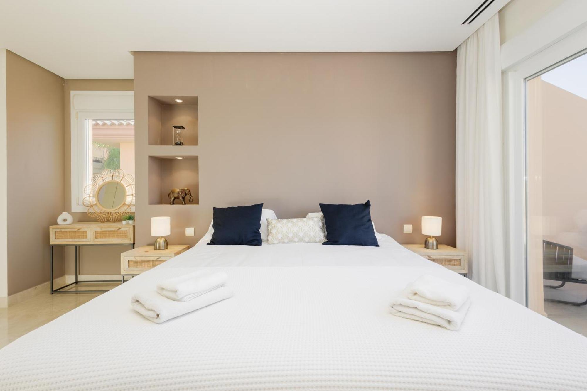 Apartamento Penthouse With Sea Views In Nueva Andalucia *