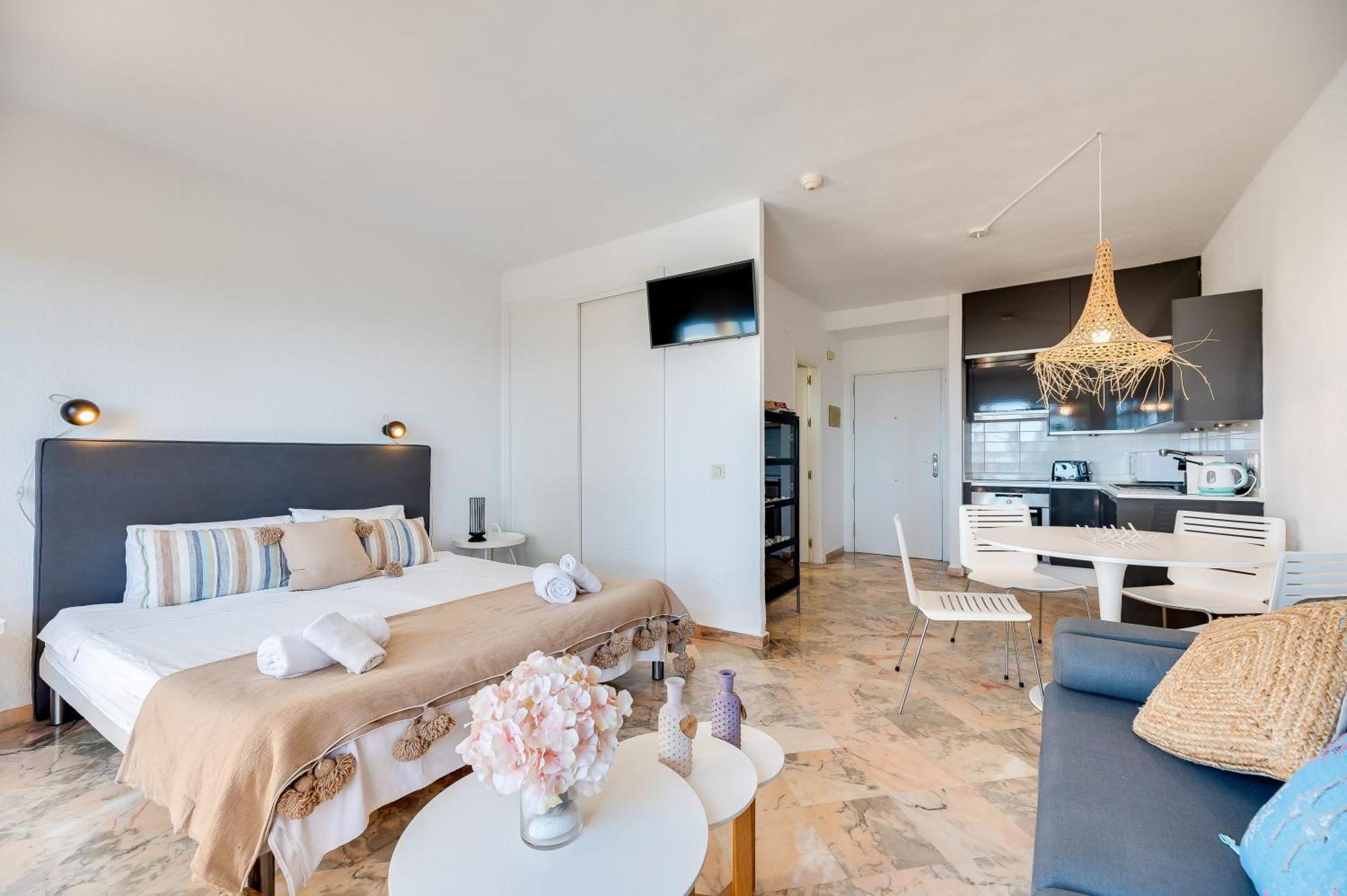 Front Line Holiday home