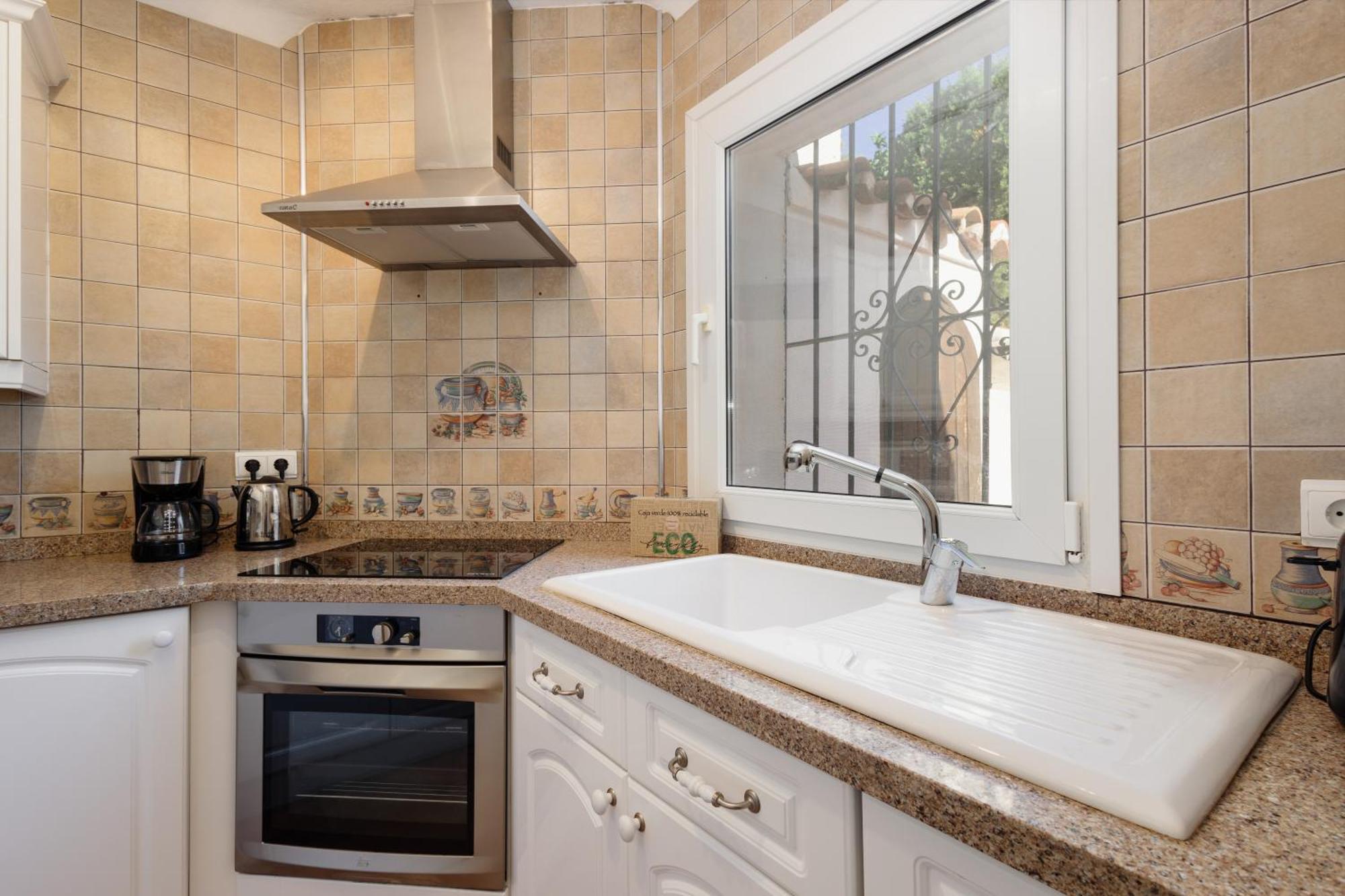Cozy At The In Costabella, Holiday home Marbella