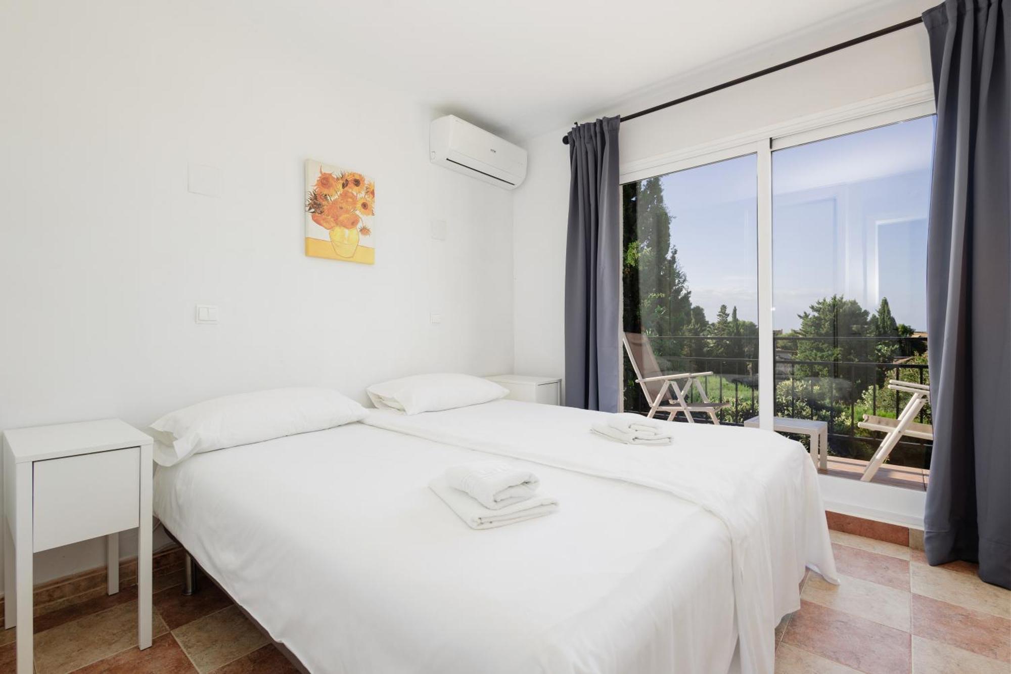 Cozy At The In Costabella, Casa de férias Marbella