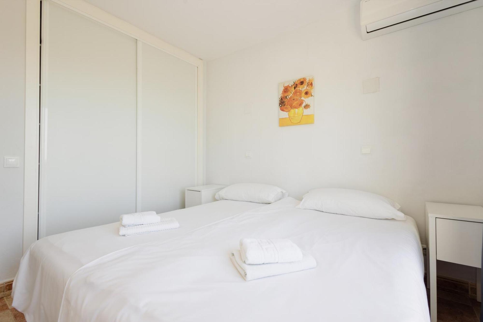 Cozy At The In Costabella, Casa de férias Marbella