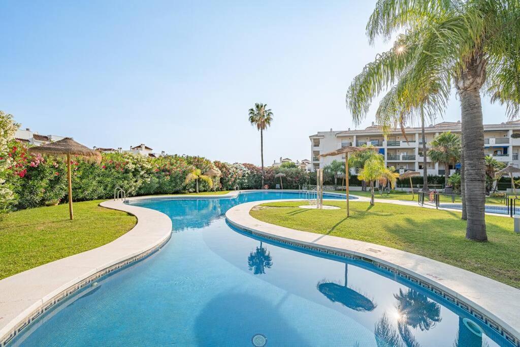 Flat -puerto Banus -6 A 8 Persons-pool-parking Apartment