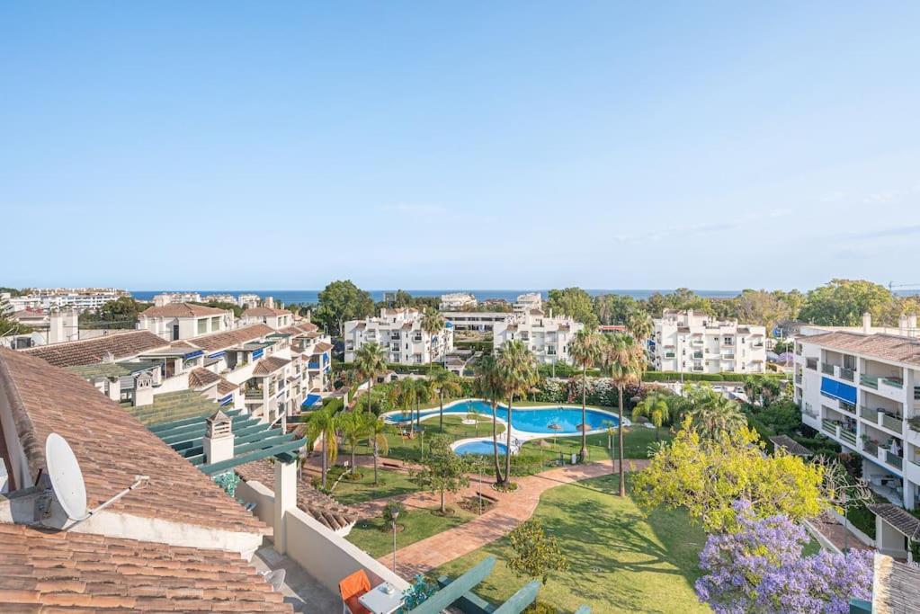 Flat -puerto Banus -6 A 8 Persons-pool-parking *