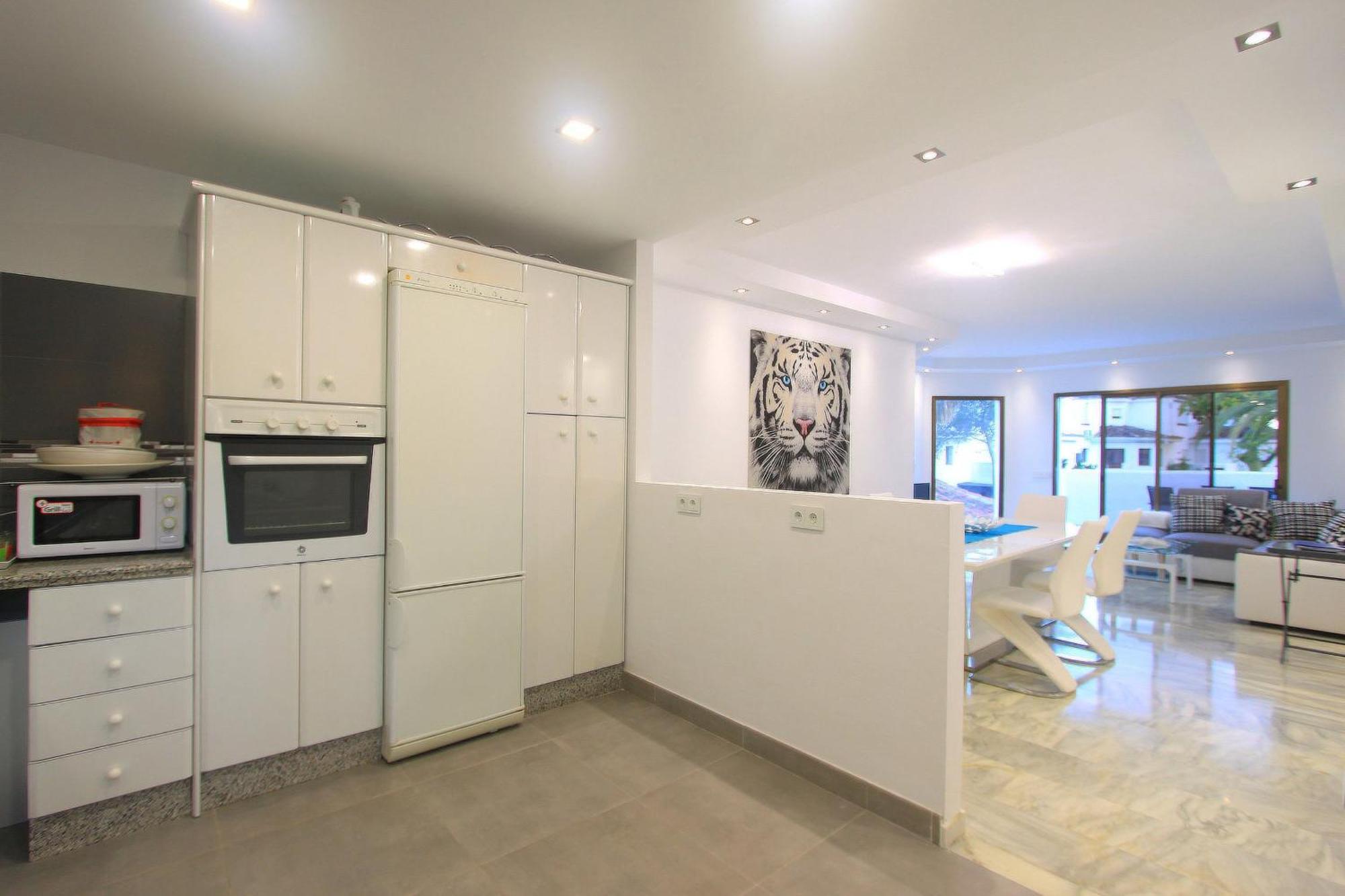 1108 Beachfront 2 With Roofterrace 80mtrgt 3 Pools Marbella