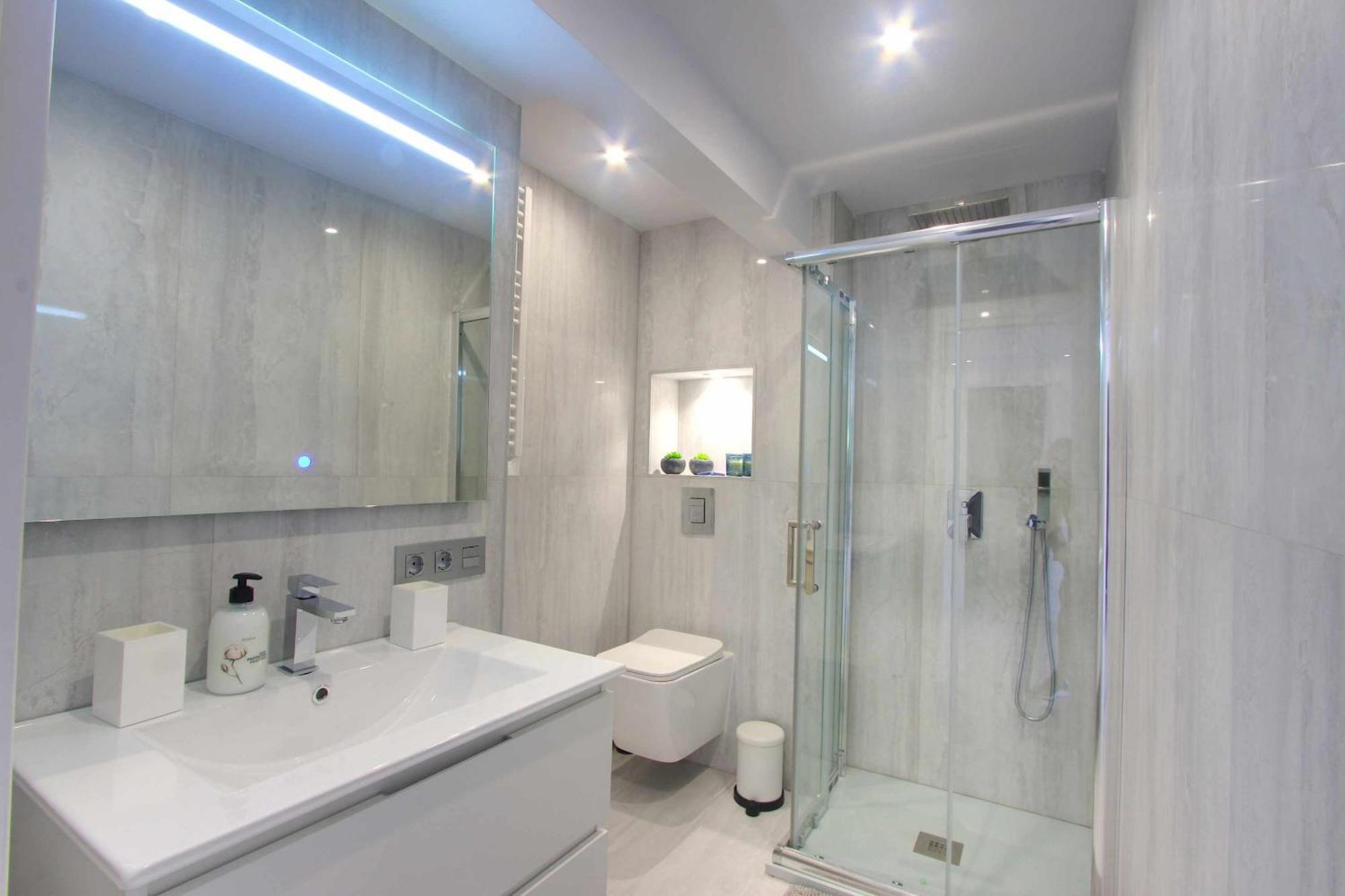1108 Beachfront 2 With Roofterrace 80mtrgt 3 Pools Marbella