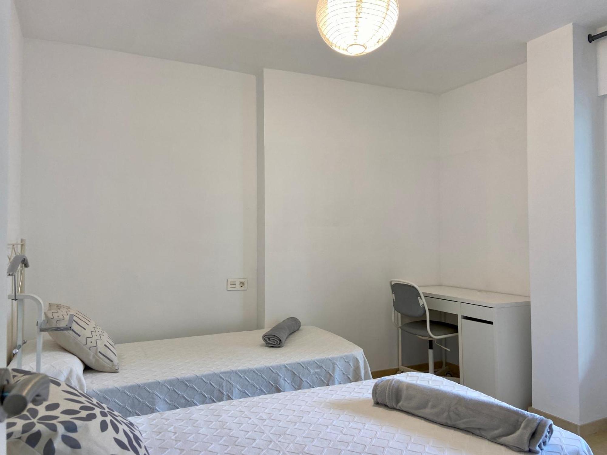Apartamento Con Vistas Y Terraza En Guadalmina Mad *