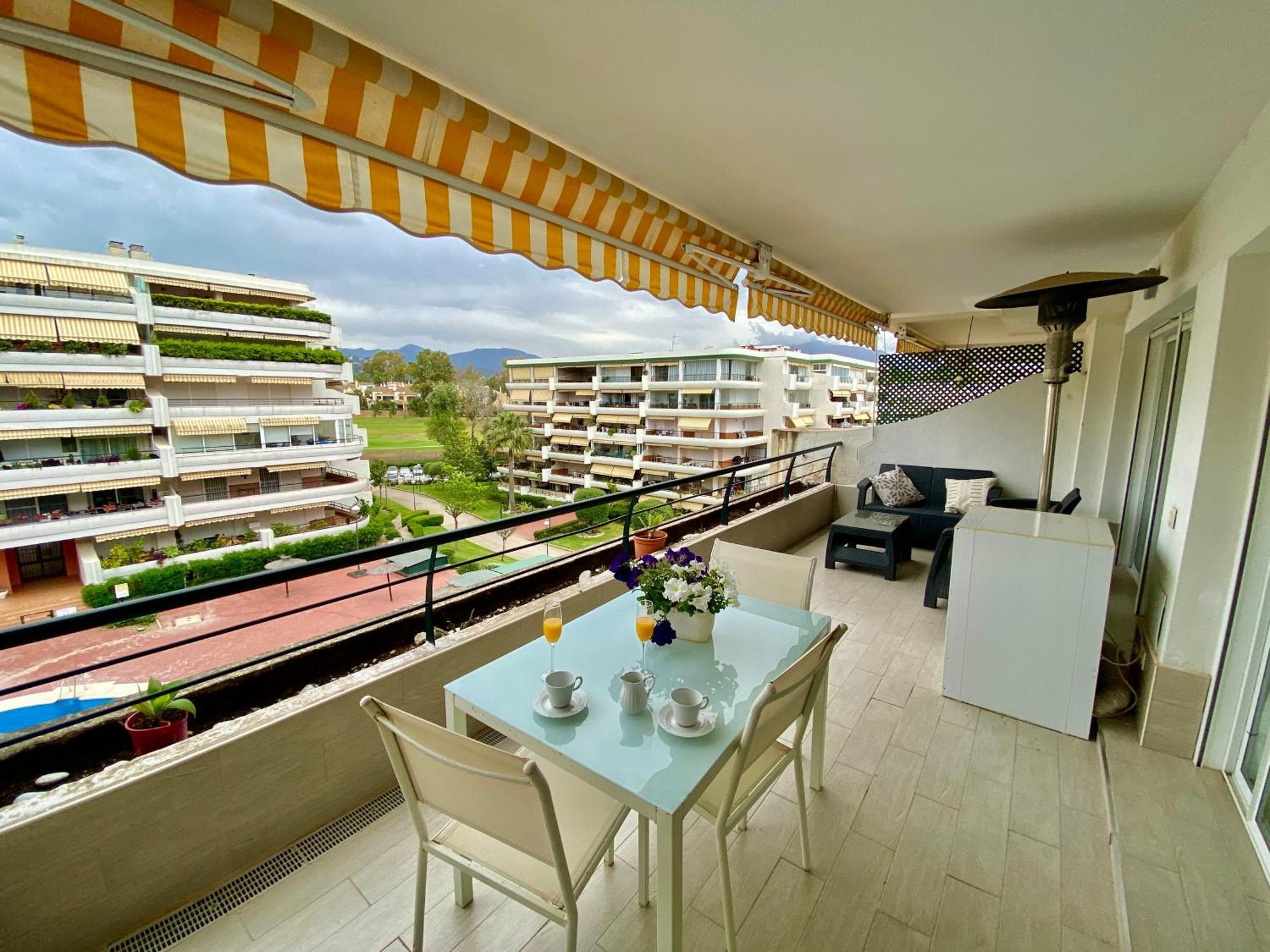 Con Vistas Y Terraza En Guadalmina Mad Apartment Marbella