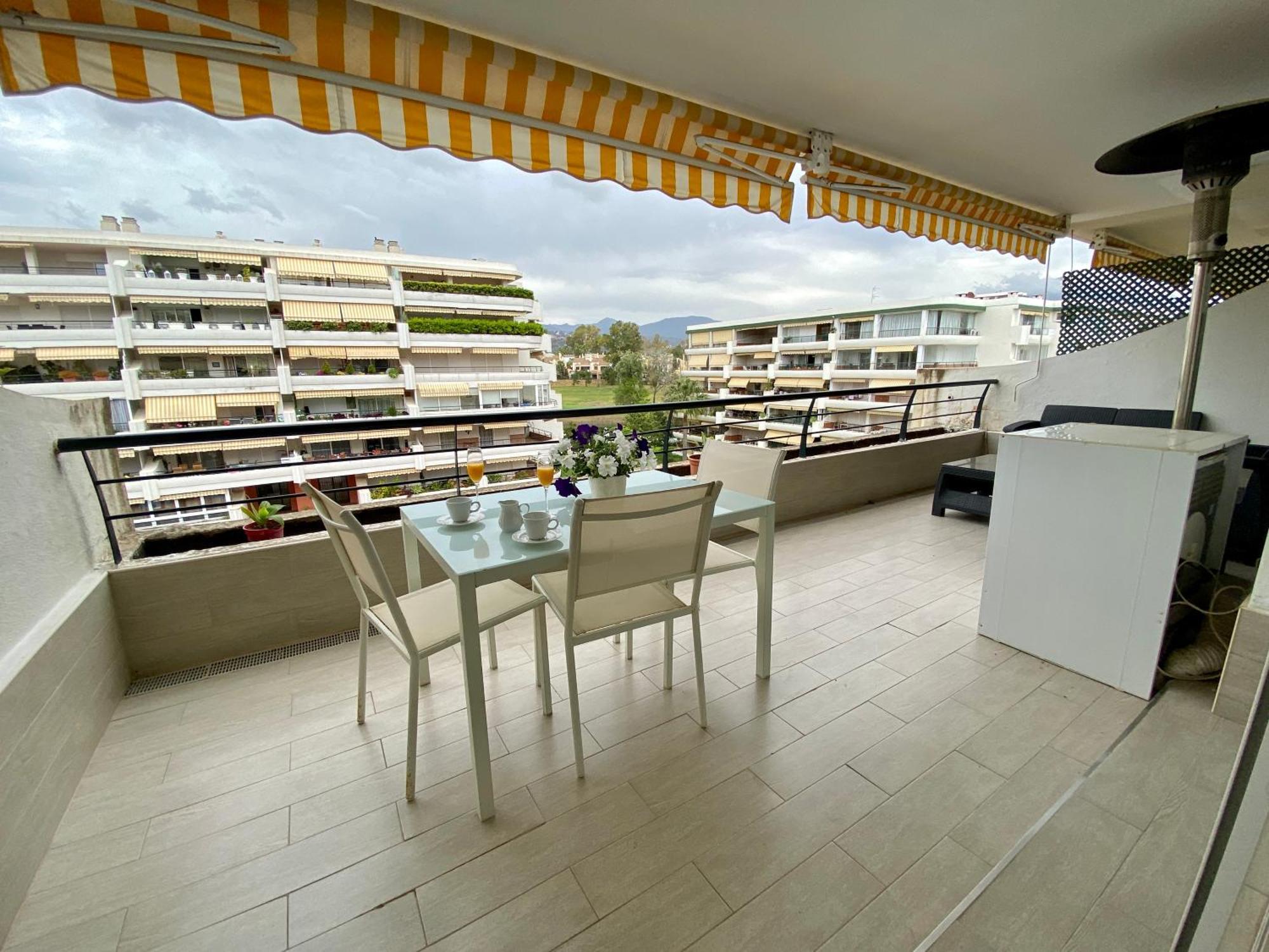 Con Vistas Y Terraza En Guadalmina Mad Marbella