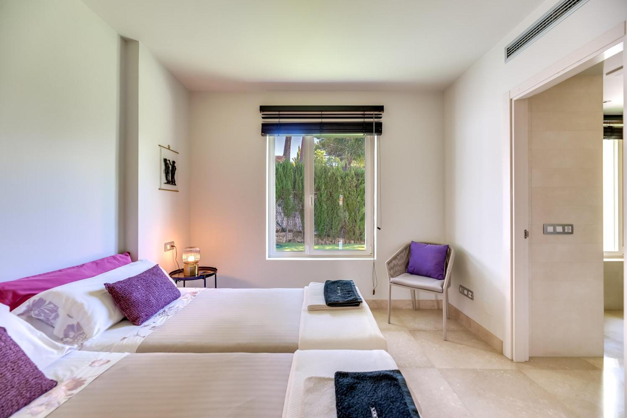 Villa Vacation I Fuentes, Prime Location, Perfect For Families And Big Groups, Shared Pool Marbella