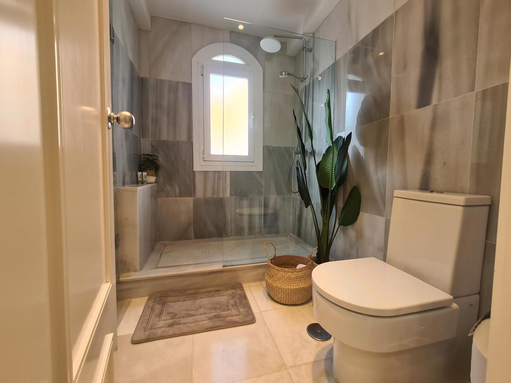 Townhouse In - Walking Distance To Puerto Banus Villa