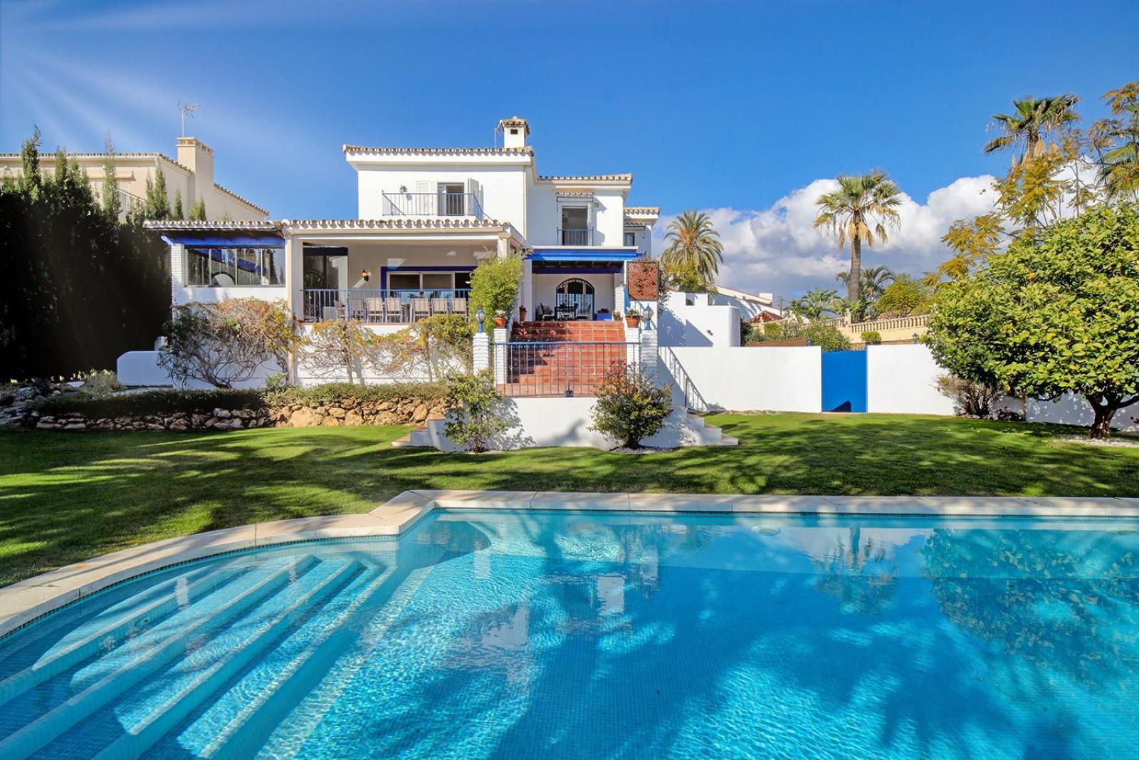 10 Luxe By Lirios Village Marbella