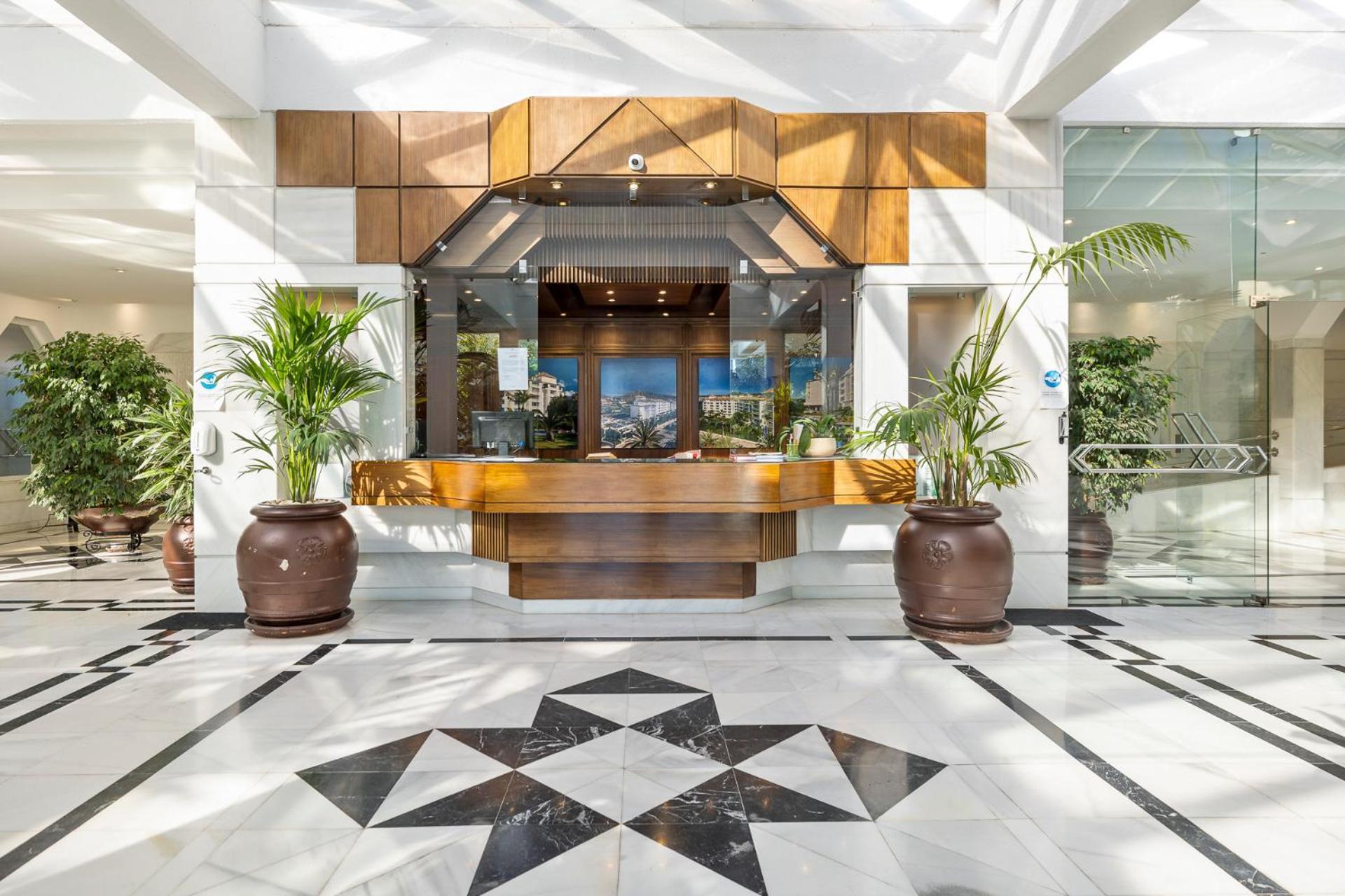 De 2 En Gaviotas - Puerto Banus * Marbella