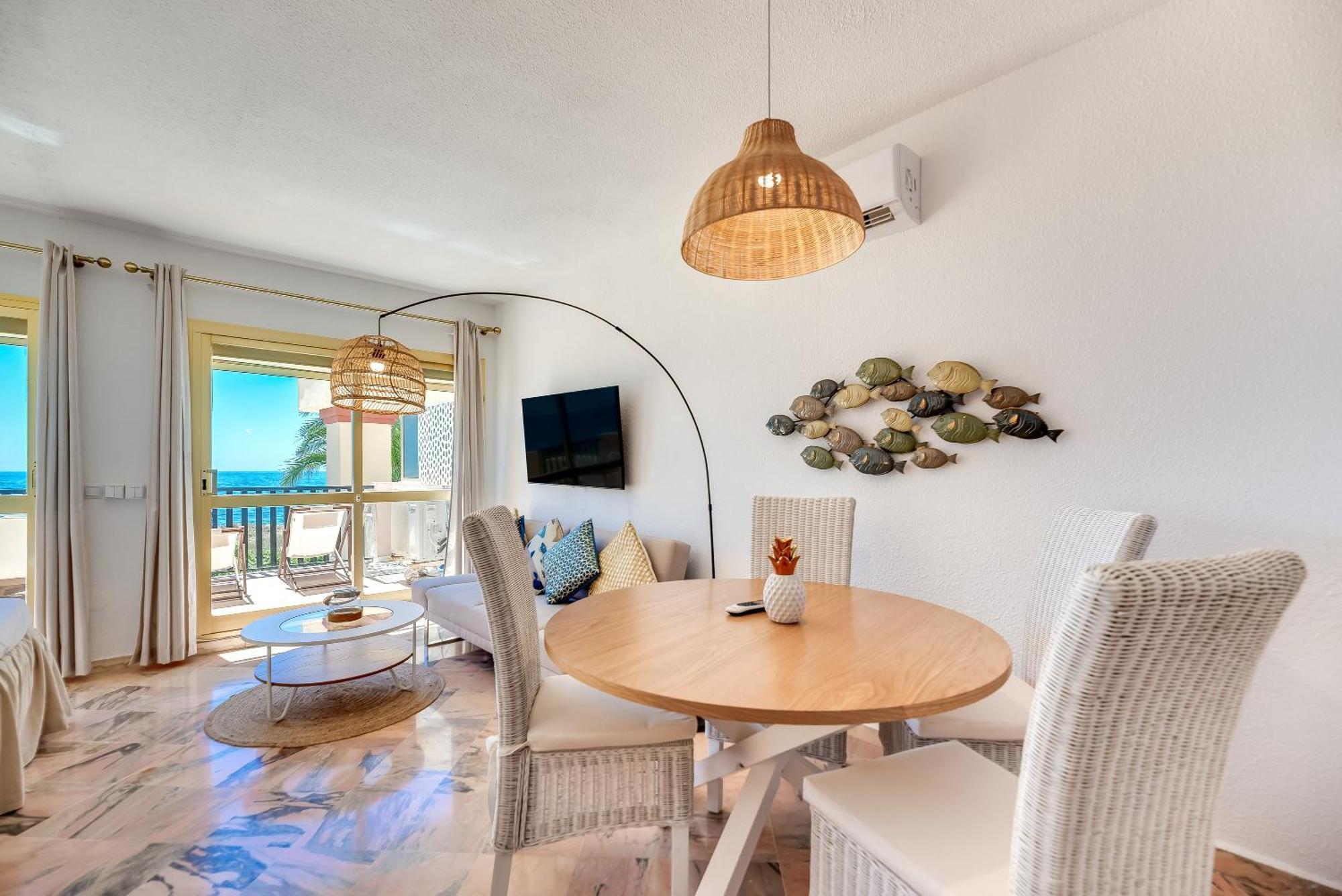 Sea Front Apartment *
