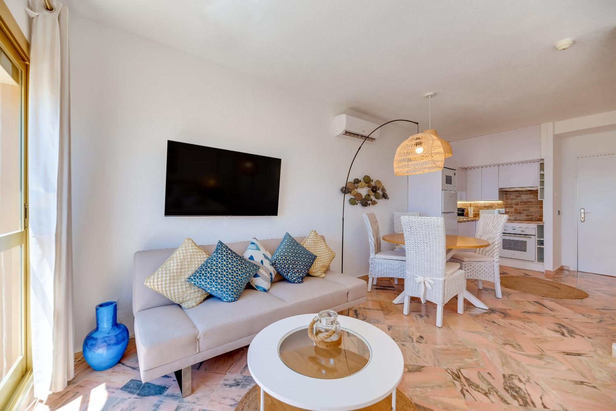 Apartment Sea Front *