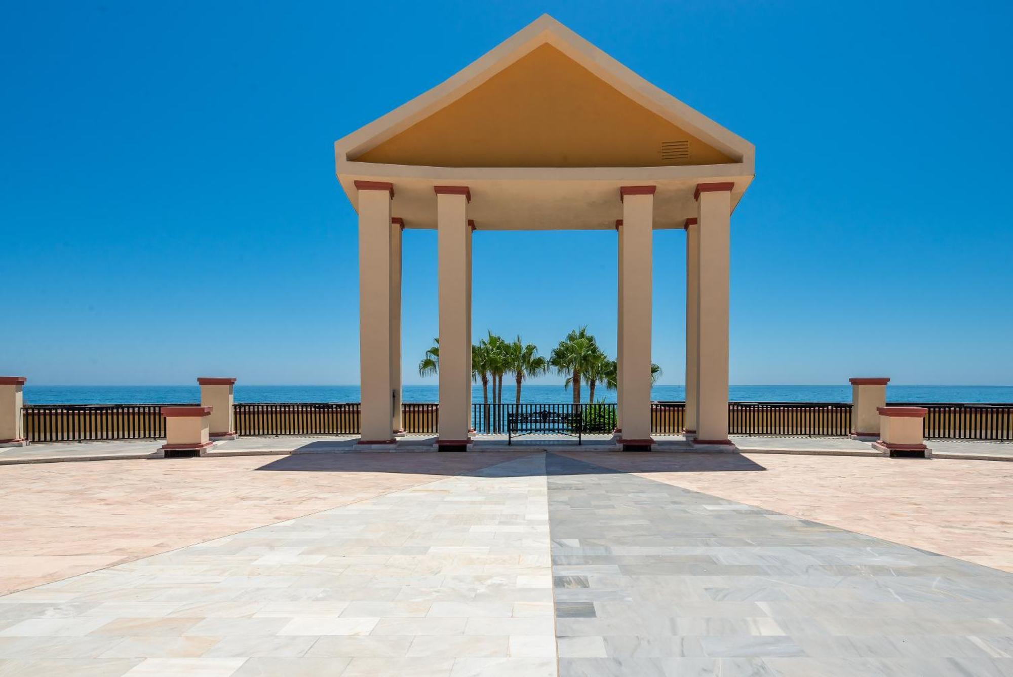 Sea Front Apartment Marbella