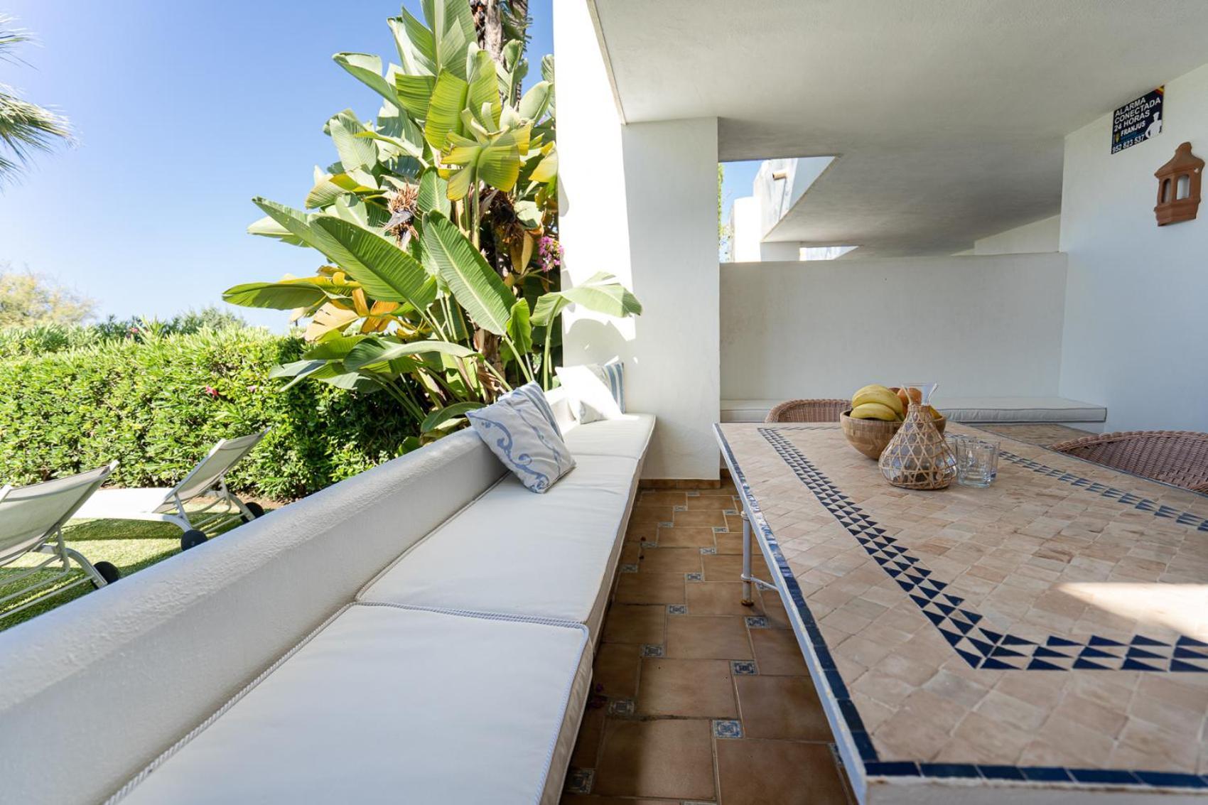 Front-line Garden In Palm Beach, Apartment