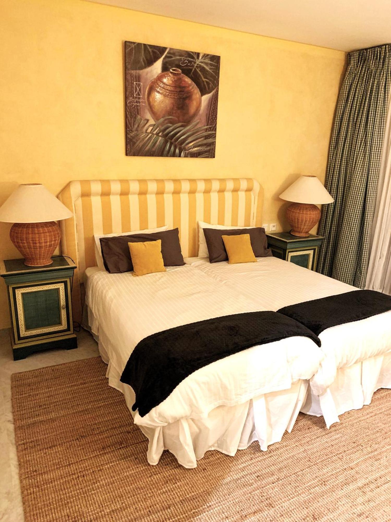Puente Luxury Penthouse, Beachside & Sea Views * Marbella