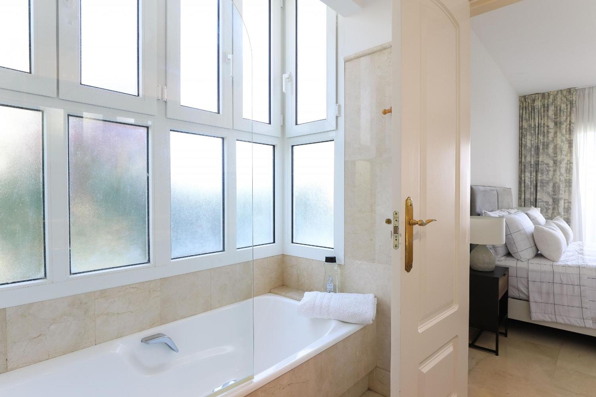Frontline Ground Floor - Monteros Palm Apartment