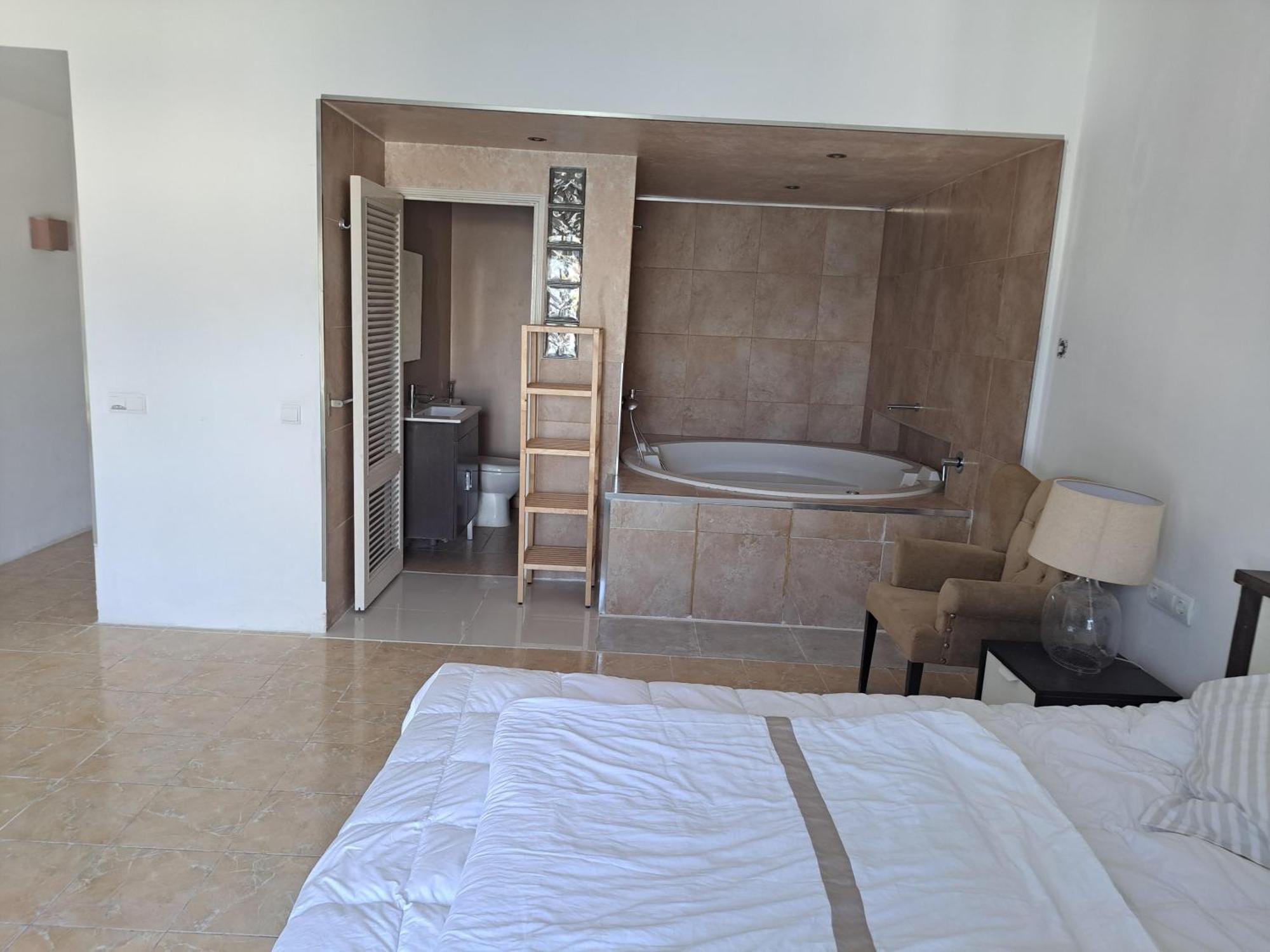 Private In Huge Penthouse 1st Line Puerto Banus, Incredible Views, Jacuzzis