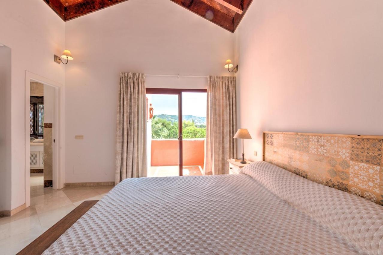 Apartment Luxury Penthouse In Jardines De Don Carlos Marbella