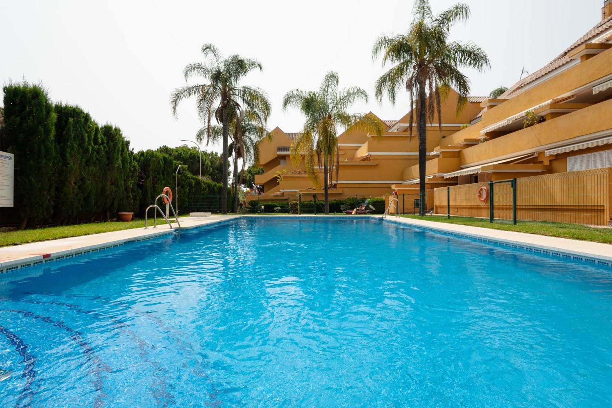 Apartment, Close To Beaches, Restaurants And Supermarkets, In Urb. Park Beach, Elviria