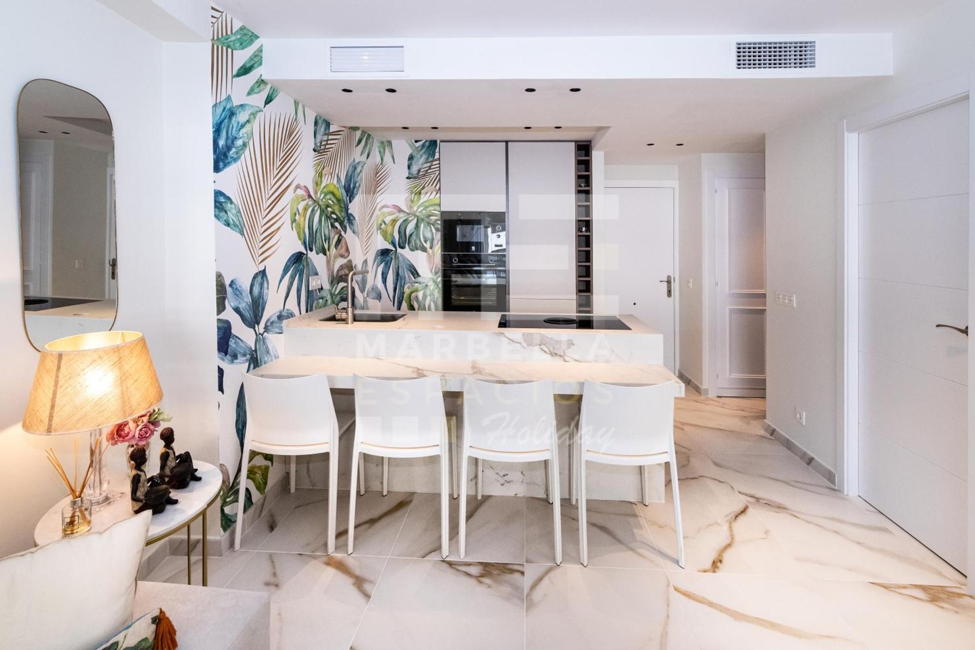 Apartamento 751, Renovated 2 Beedroom Apartment, Second Line Of The Beach, Wifi, Parkinging Marbella