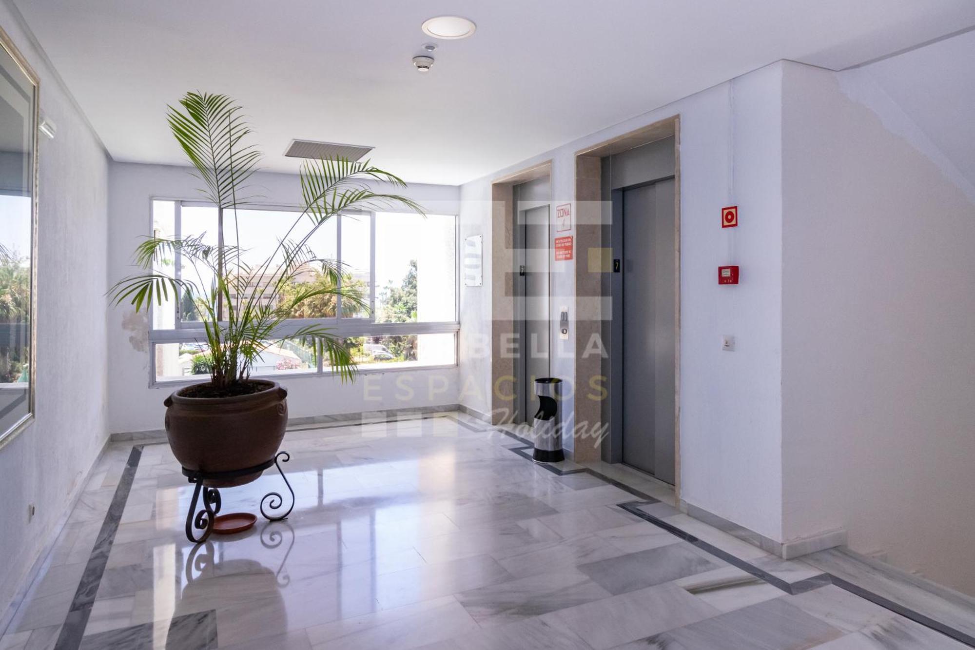 751, Renovated 2 Beedroom Apartment, Second Line Of The Beach, Wifi, Parkinging Apartamento