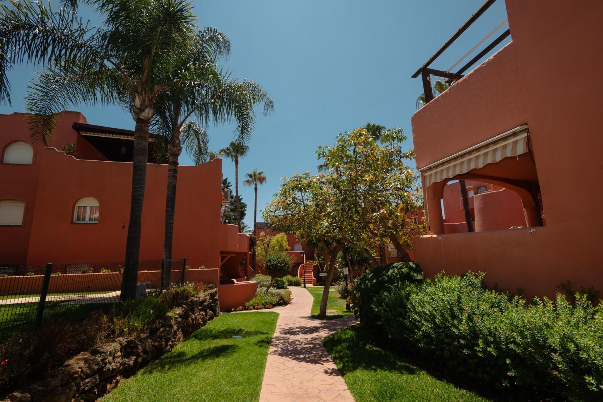1st Line Complex Marbella