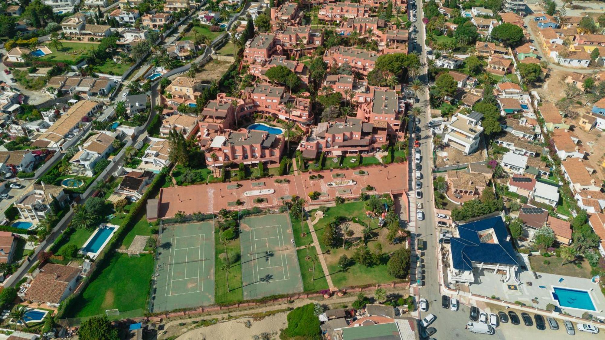 1st Line Complex Marbella