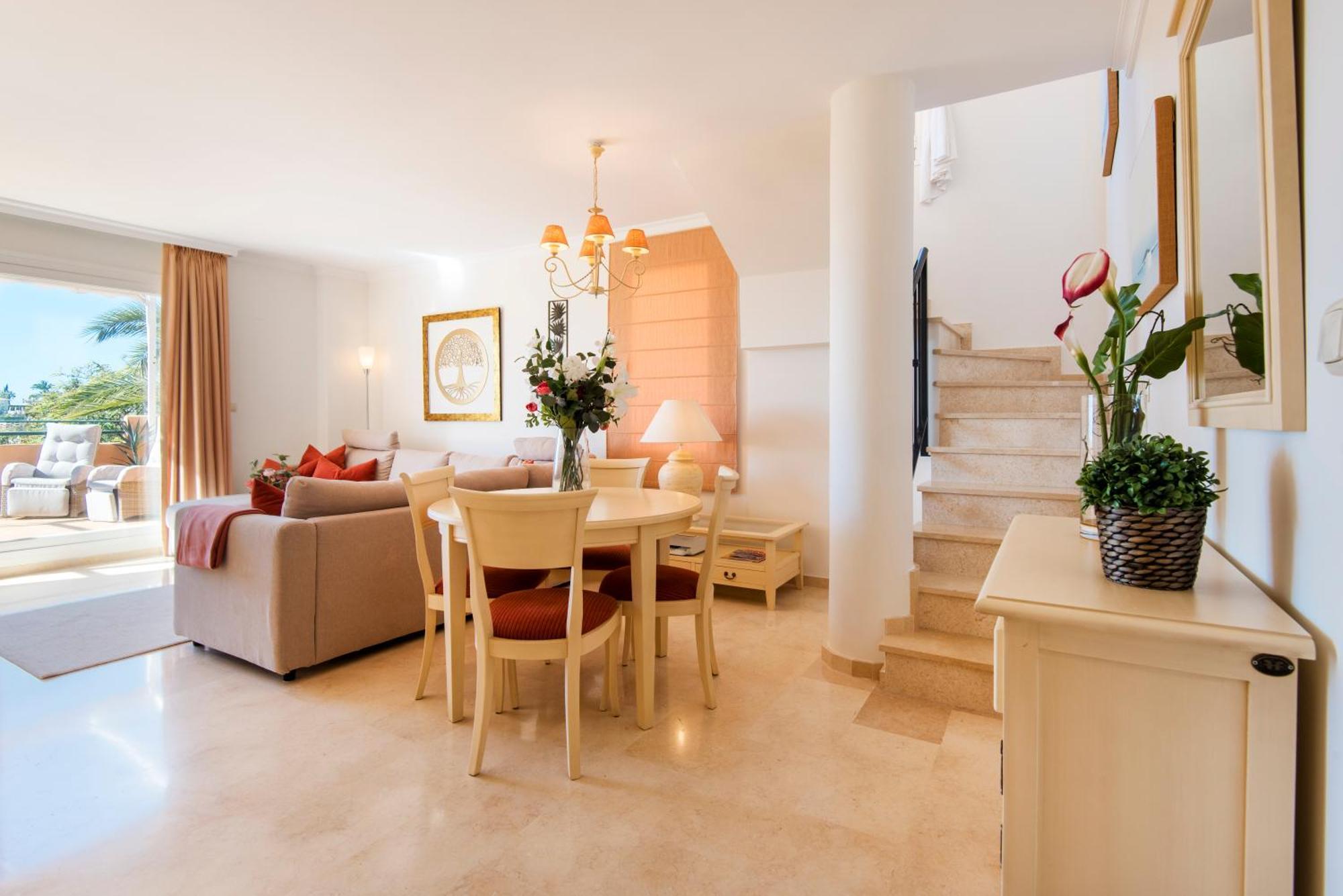 Rentandhomes Penthouse Elviria Golf