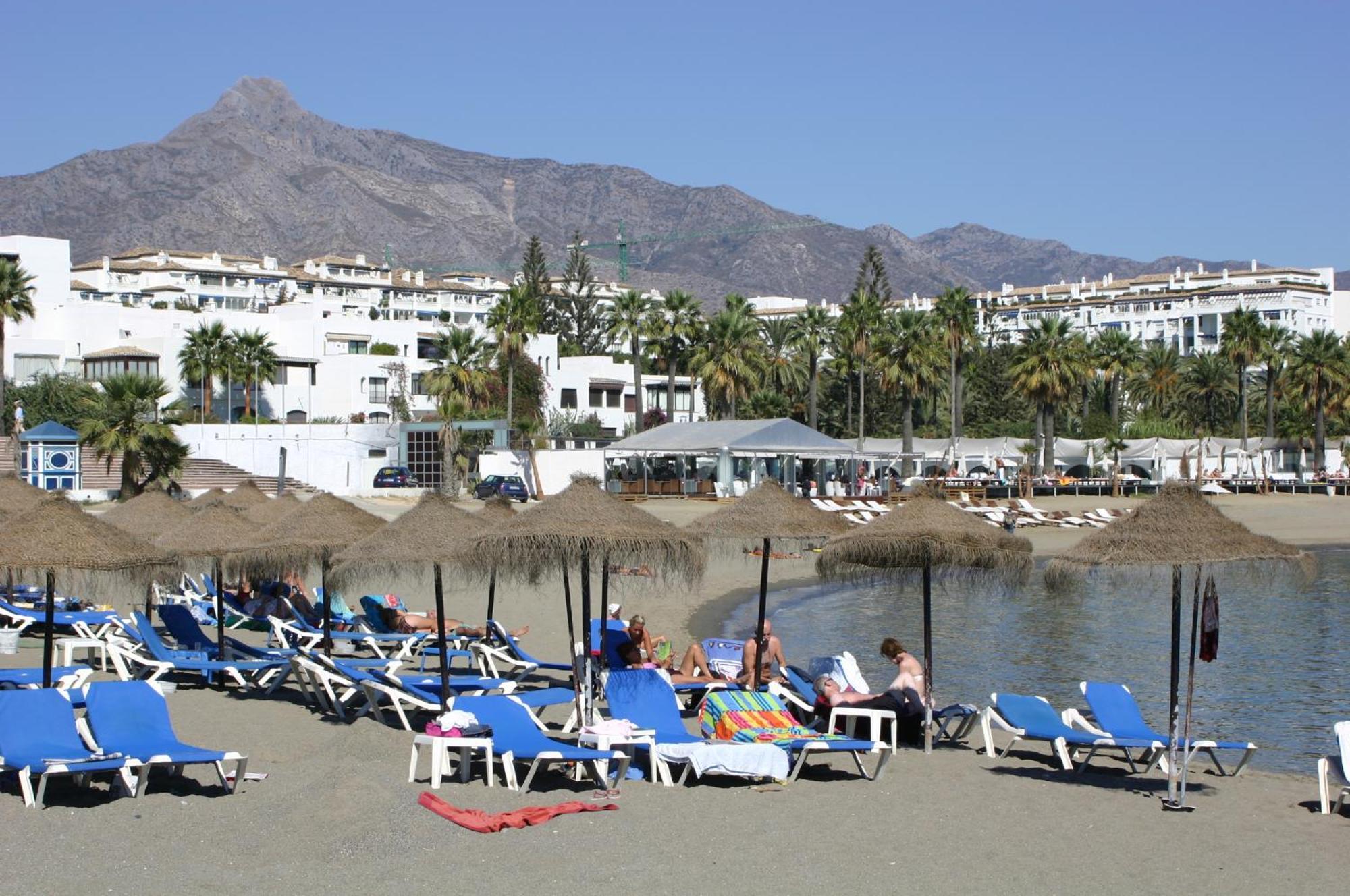Beachfront Puerto Banus Apartment Marbella