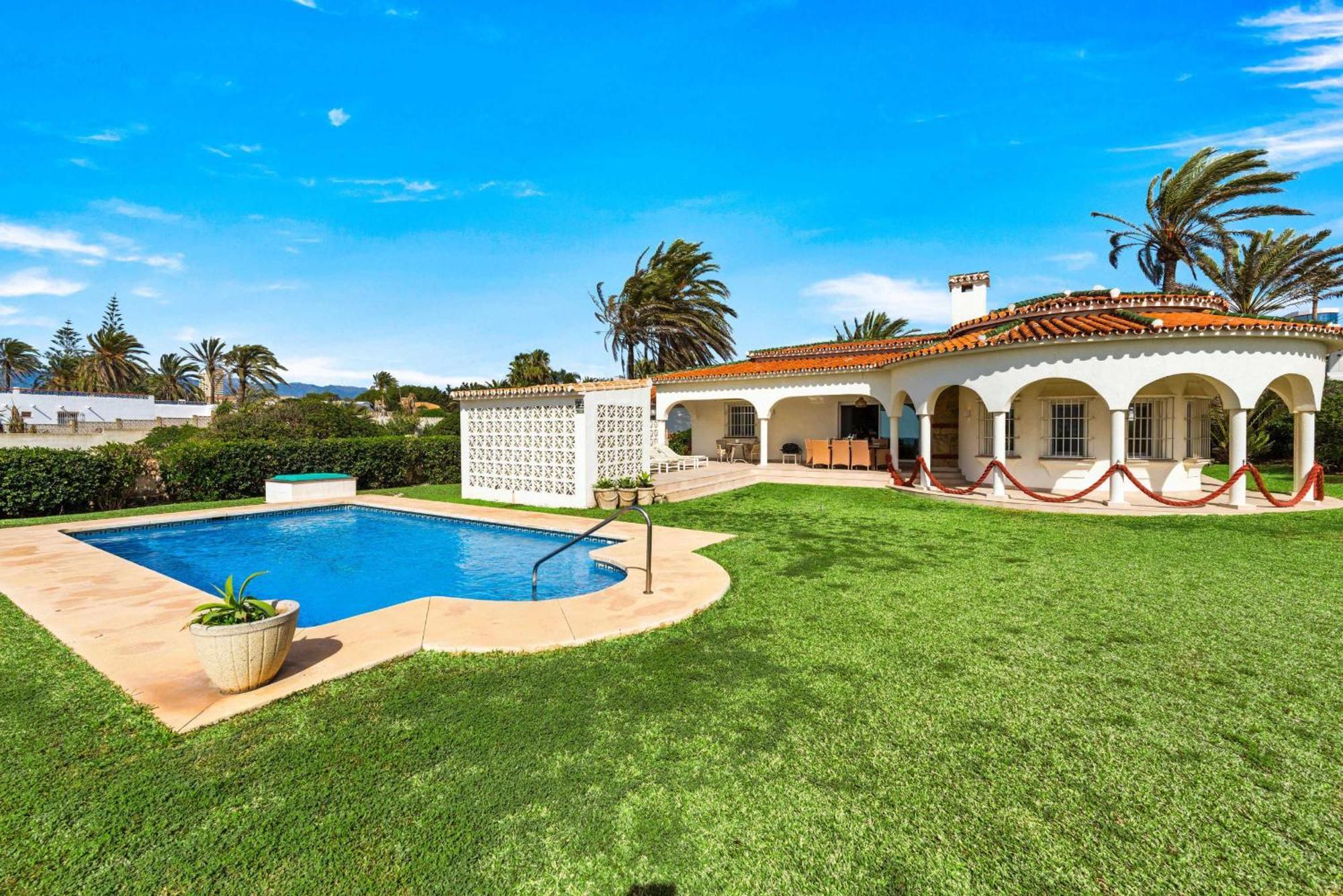 1100 Beachfront First Line Villa Marbella