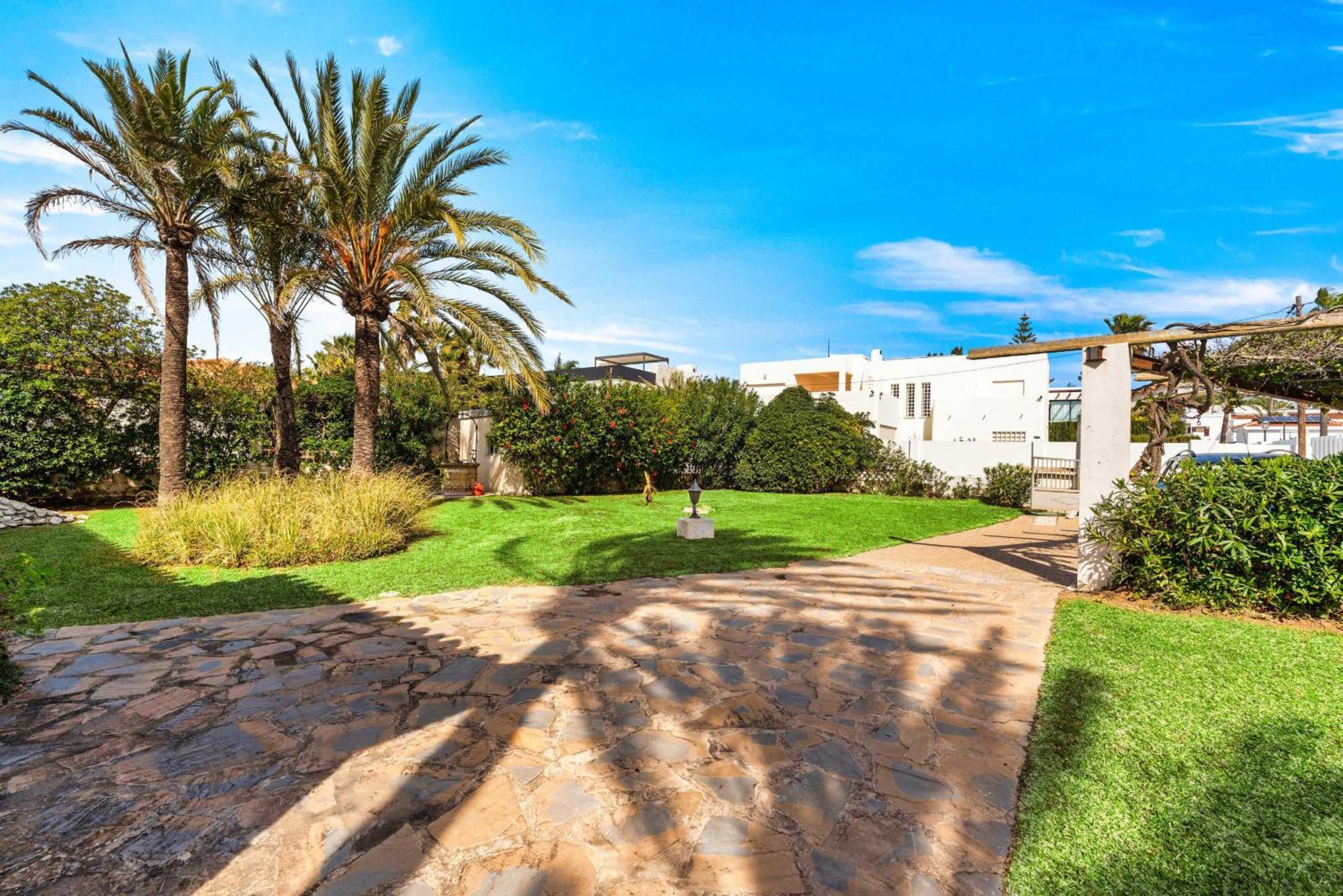 Villa 1100 Beachfront First Line *
