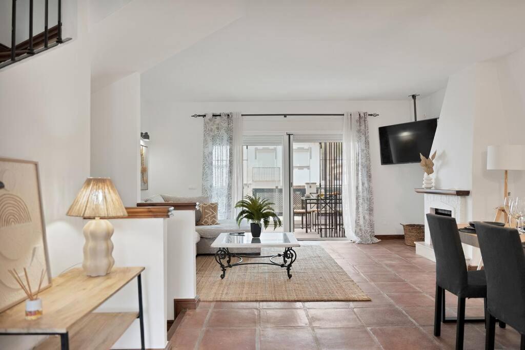 Apartment Adosado Con Solarium Y Piscina En - Vistamar 16 *