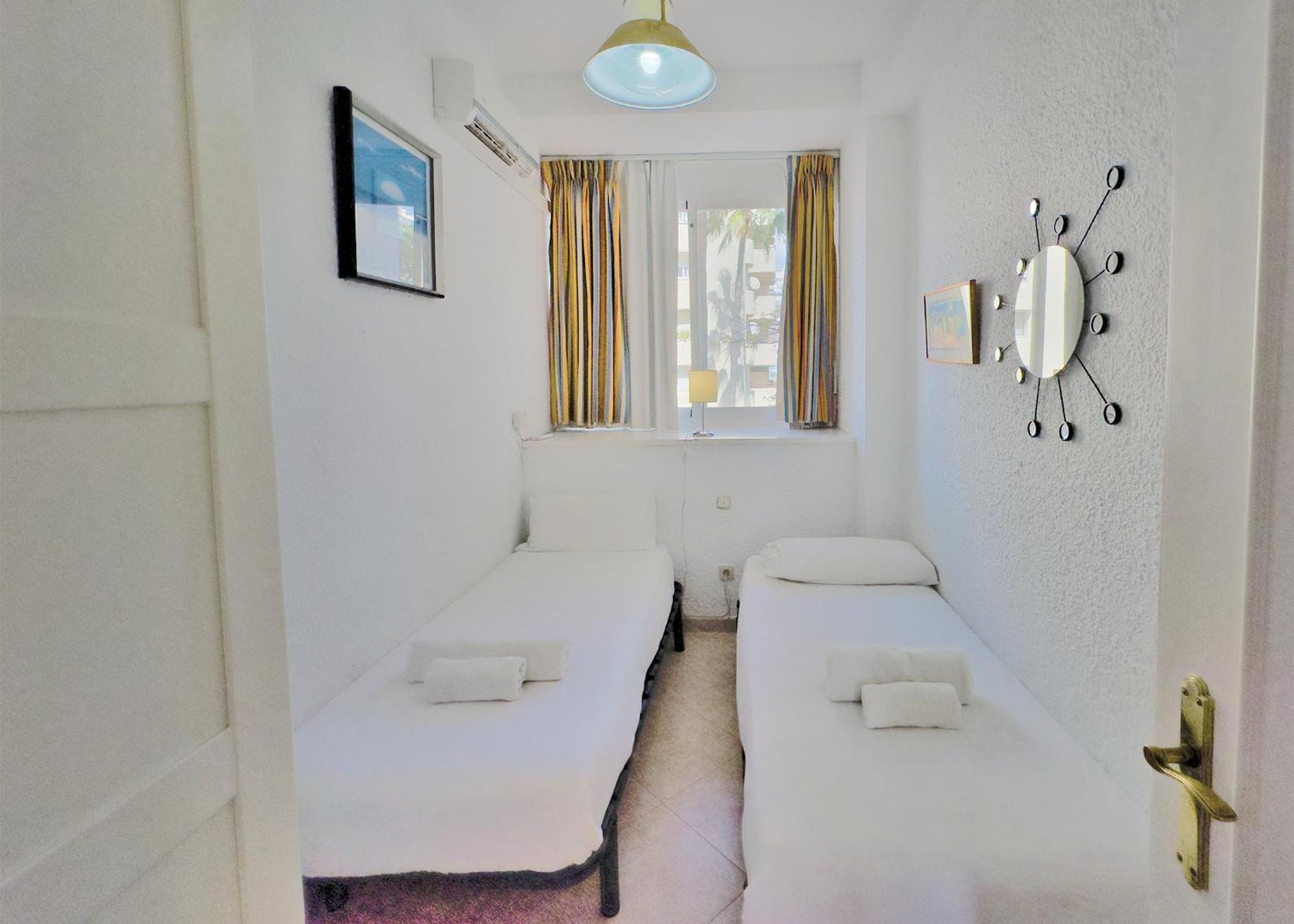 Apartment Skol 335. Fantastic Beachfront Facing South. Marbella