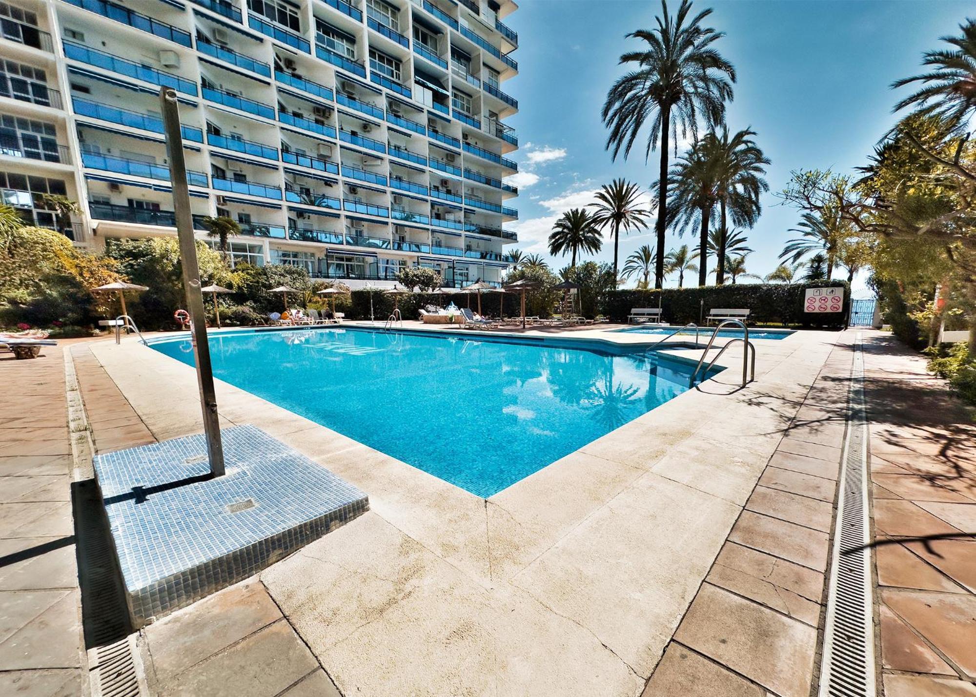 Apartment Skol 335. Fantastic Beachfront Facing South.