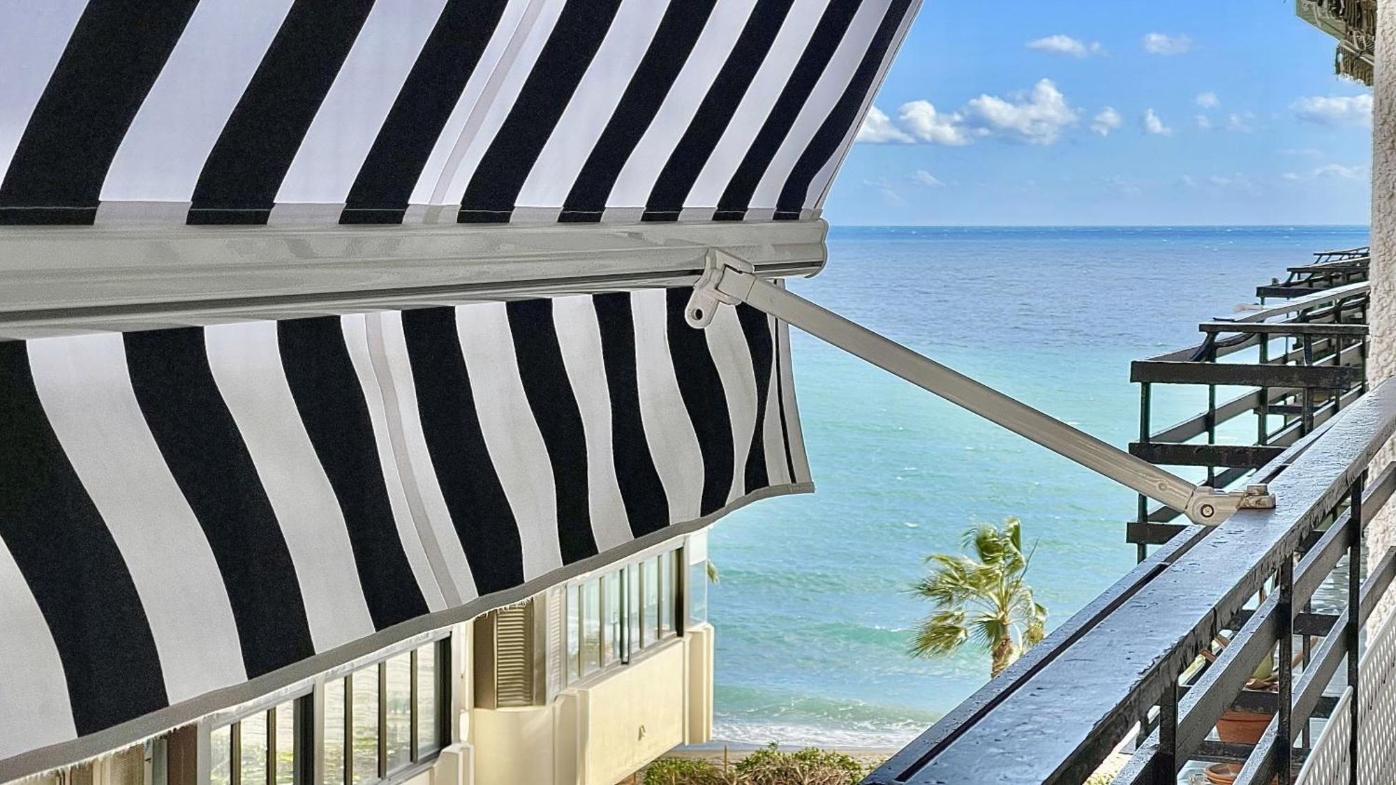Beachfront 1br In Center Of Marbella! Apartment Marbella